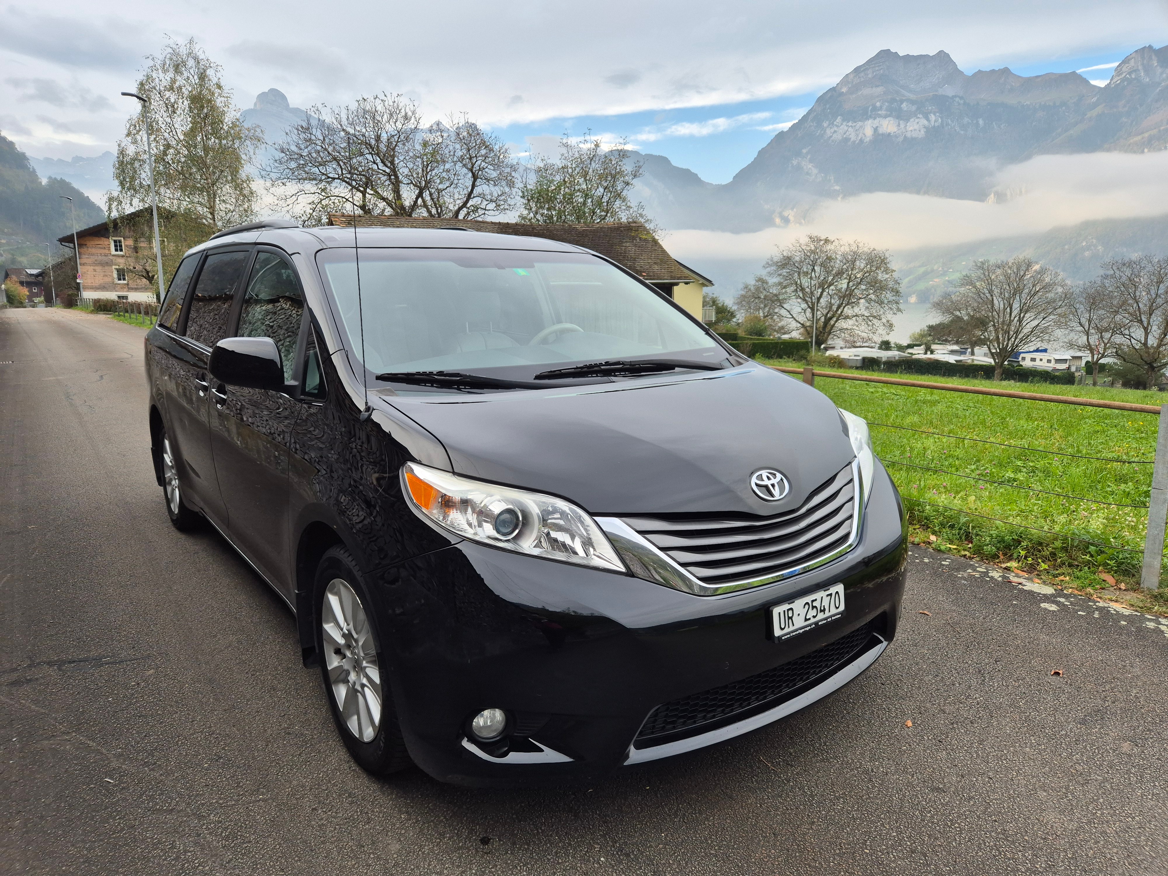 TOYOTA Sienna 3.5 A 4WD