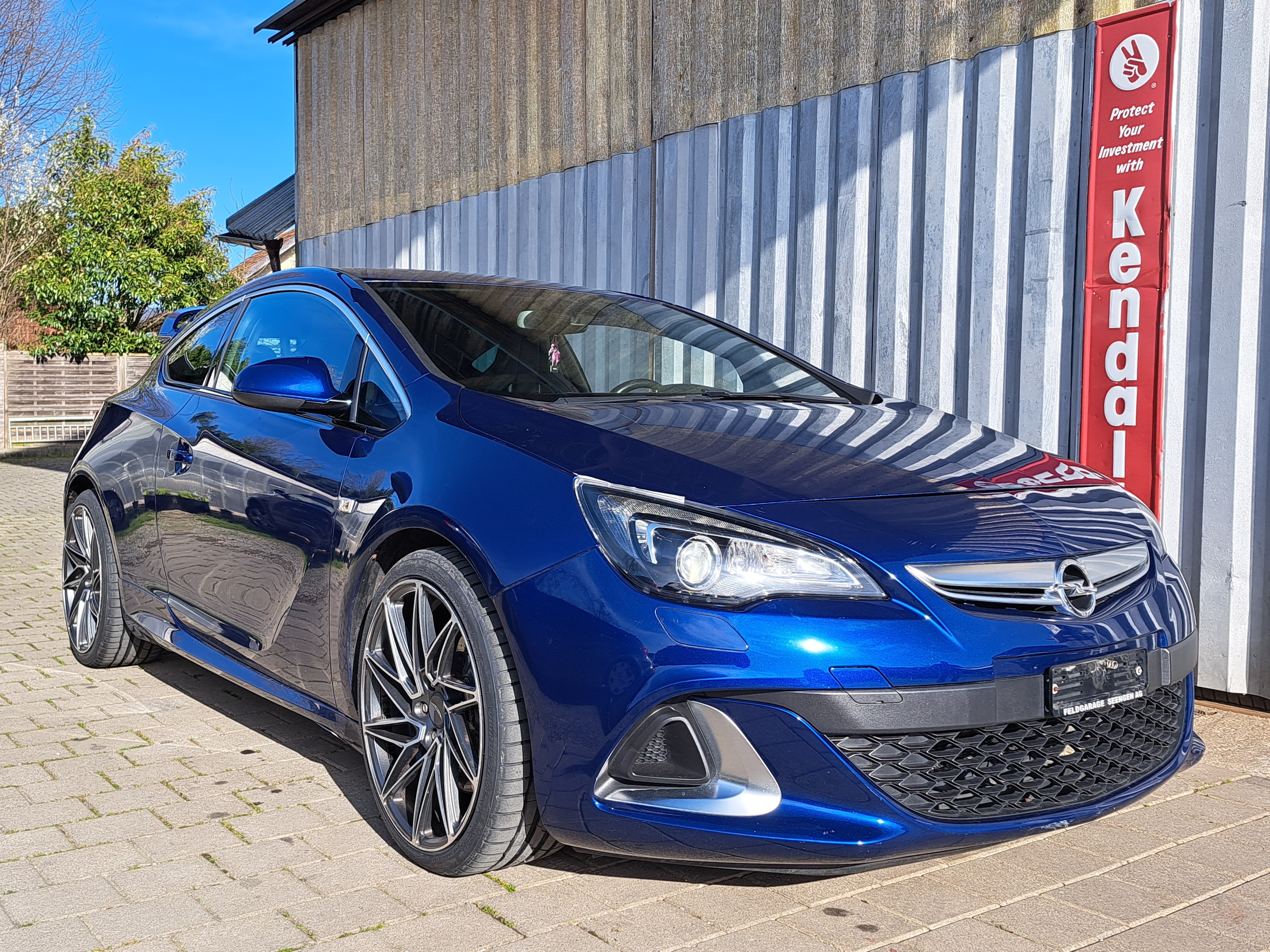 OPEL Astra GTC 2.0i 16V Turbo OPC