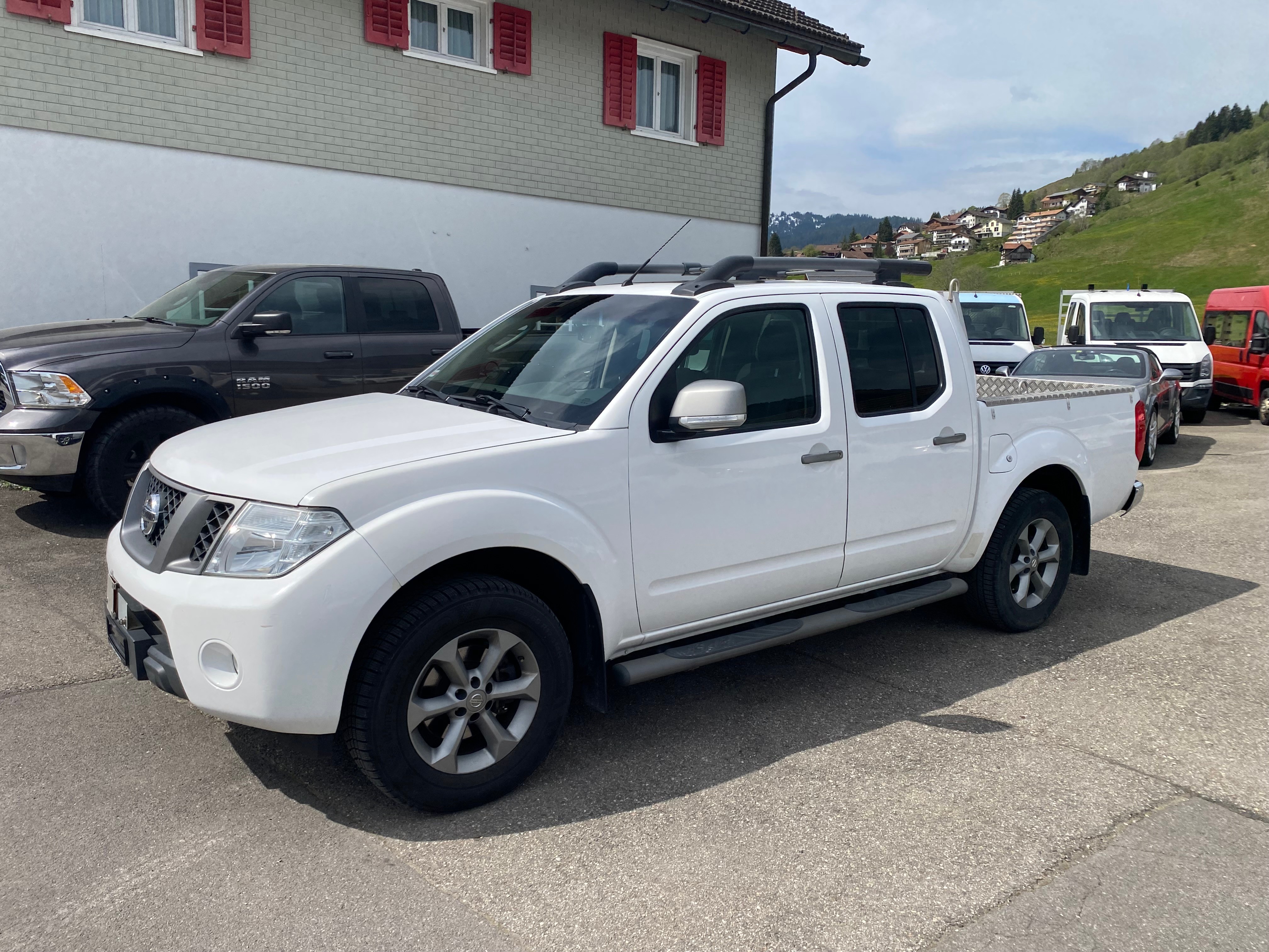 NISSAN NAVARA