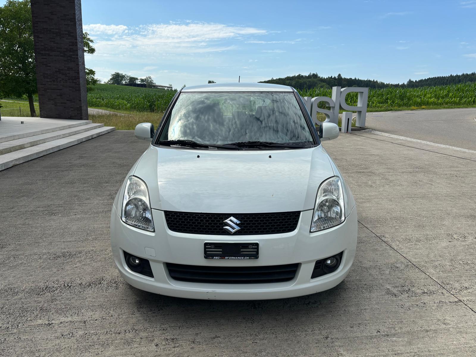 SUZUKI Swift 1.3i 16V GL Top