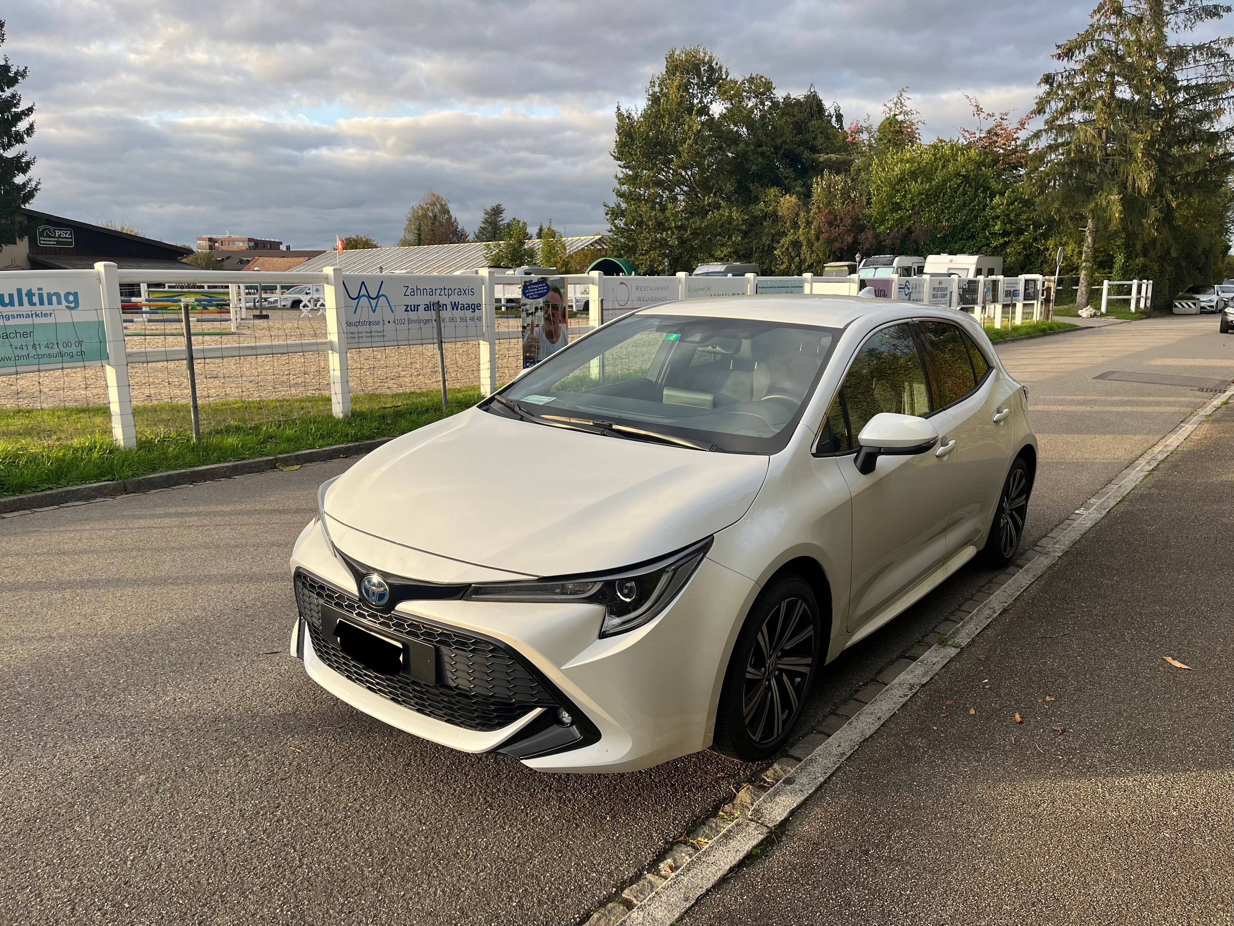 TOYOTA Corolla 1.8 HSD Active e-CVT