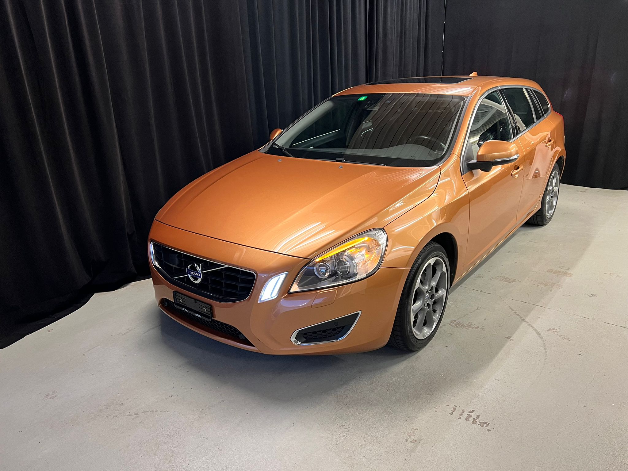 VOLVO V60 D3 Summum Geartronic