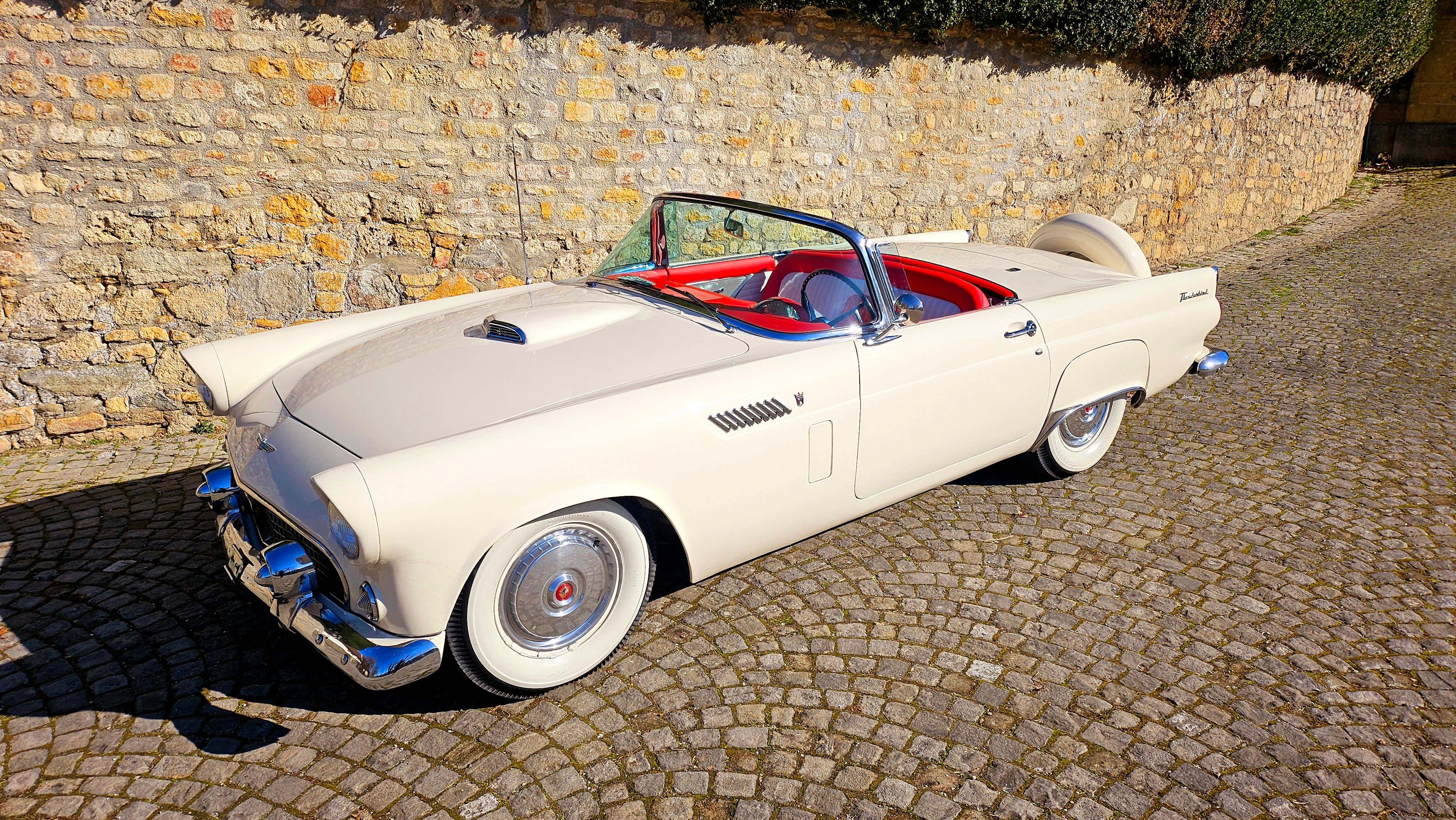FORD Thunderbird