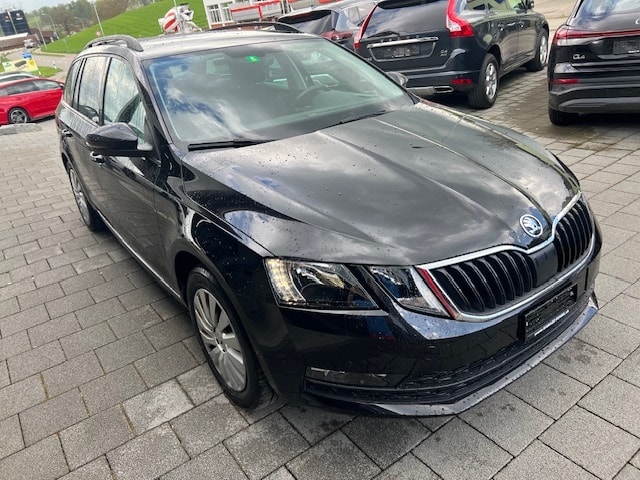 SKODA Octavia Combi 2.0 TDI Ambition DSG