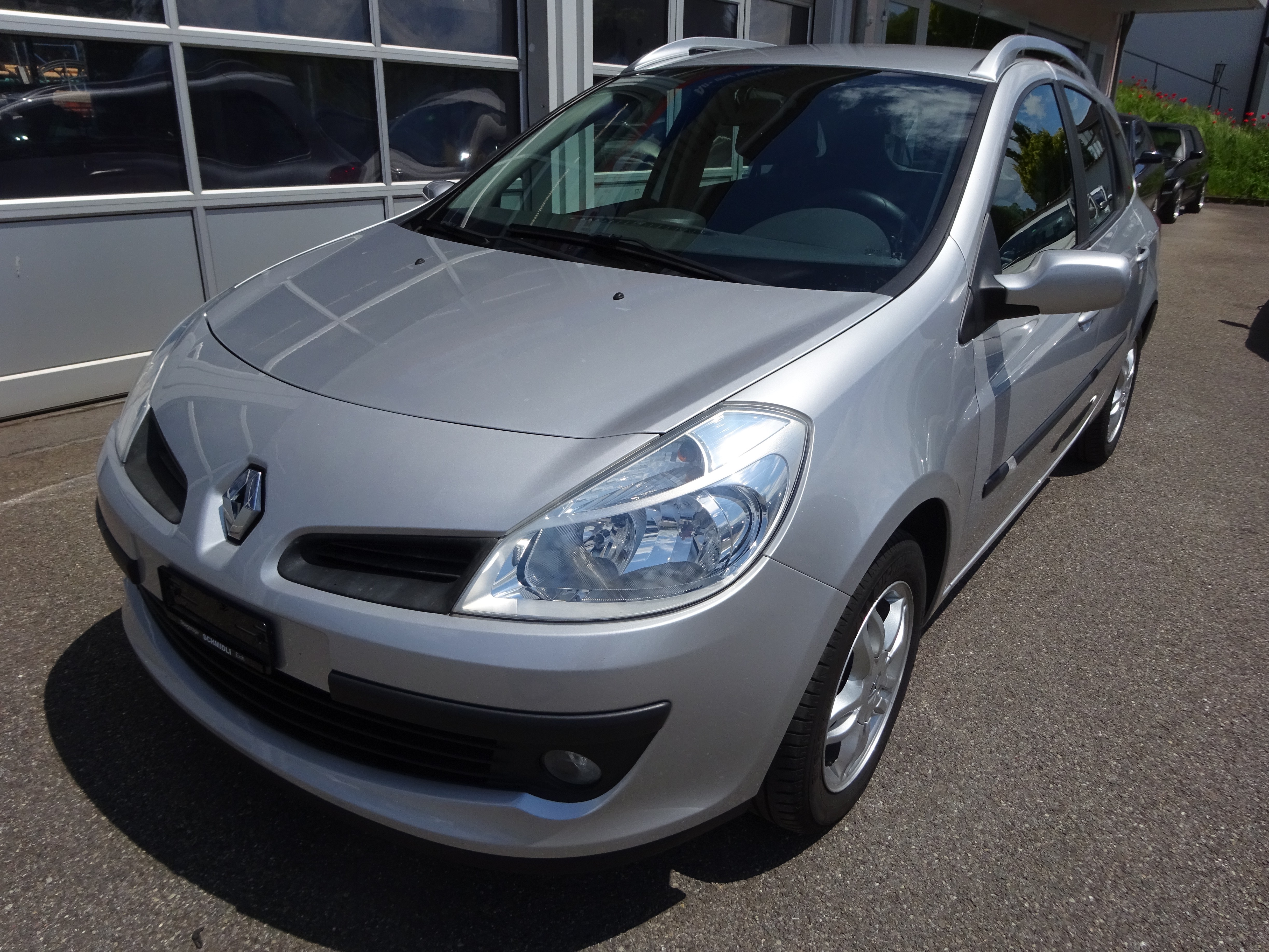 RENAULT Clio Grandtour 1.6 16V Dynamique Automatic