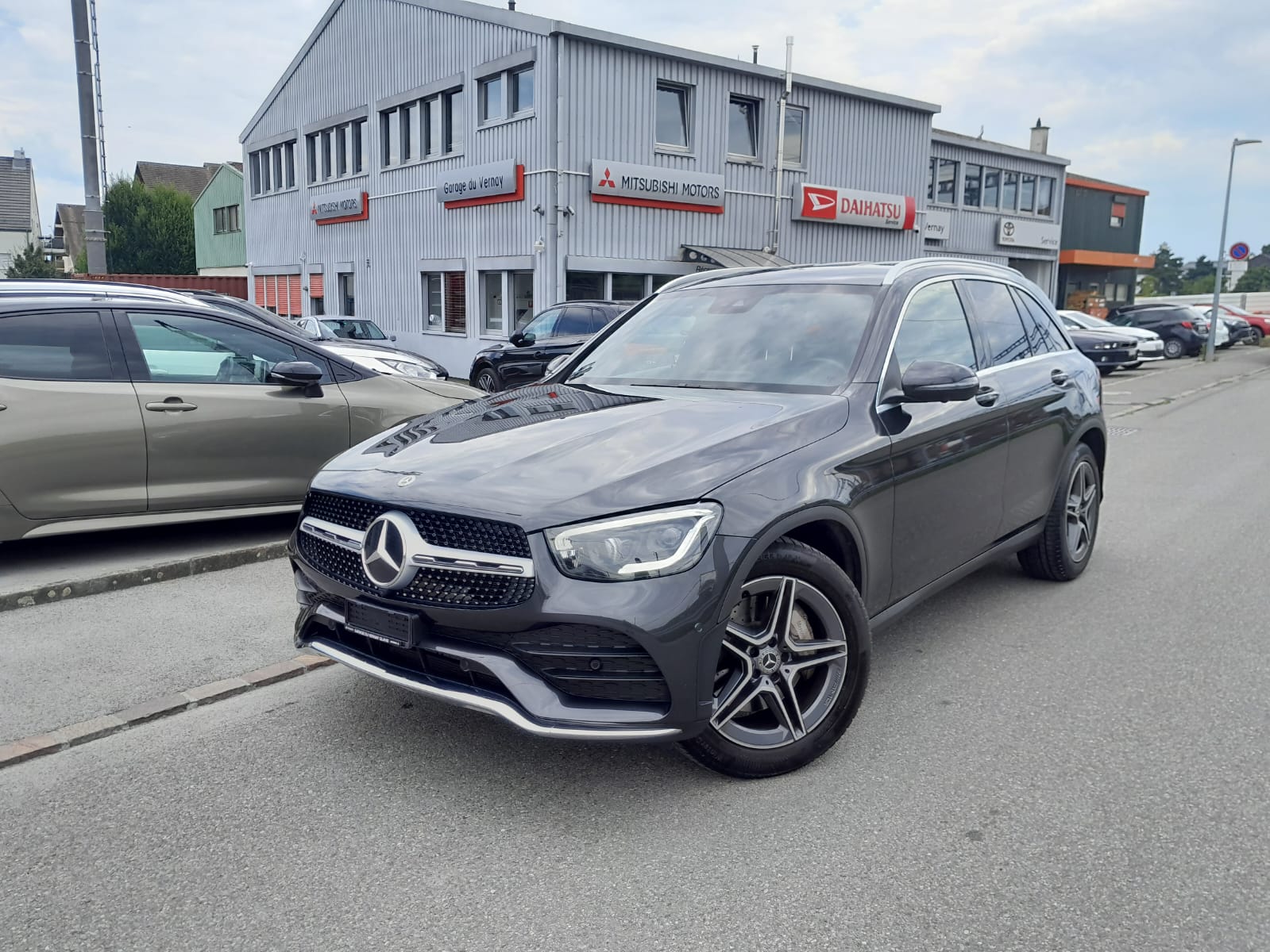 MERCEDES-BENZ GLC 200 AMG Line 4Matic 9G-Tronic