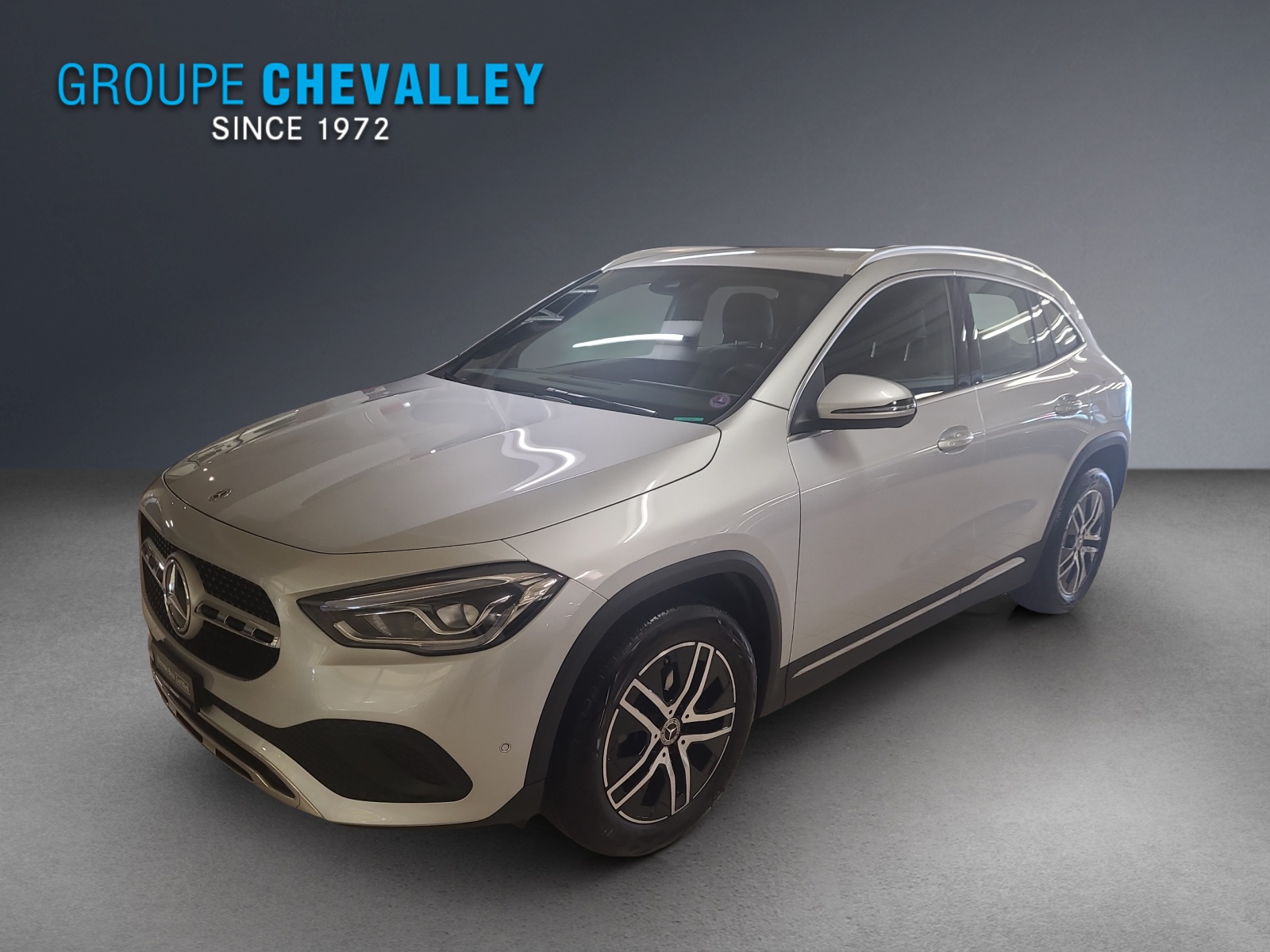 MERCEDES-BENZ GLA 200 Progressive