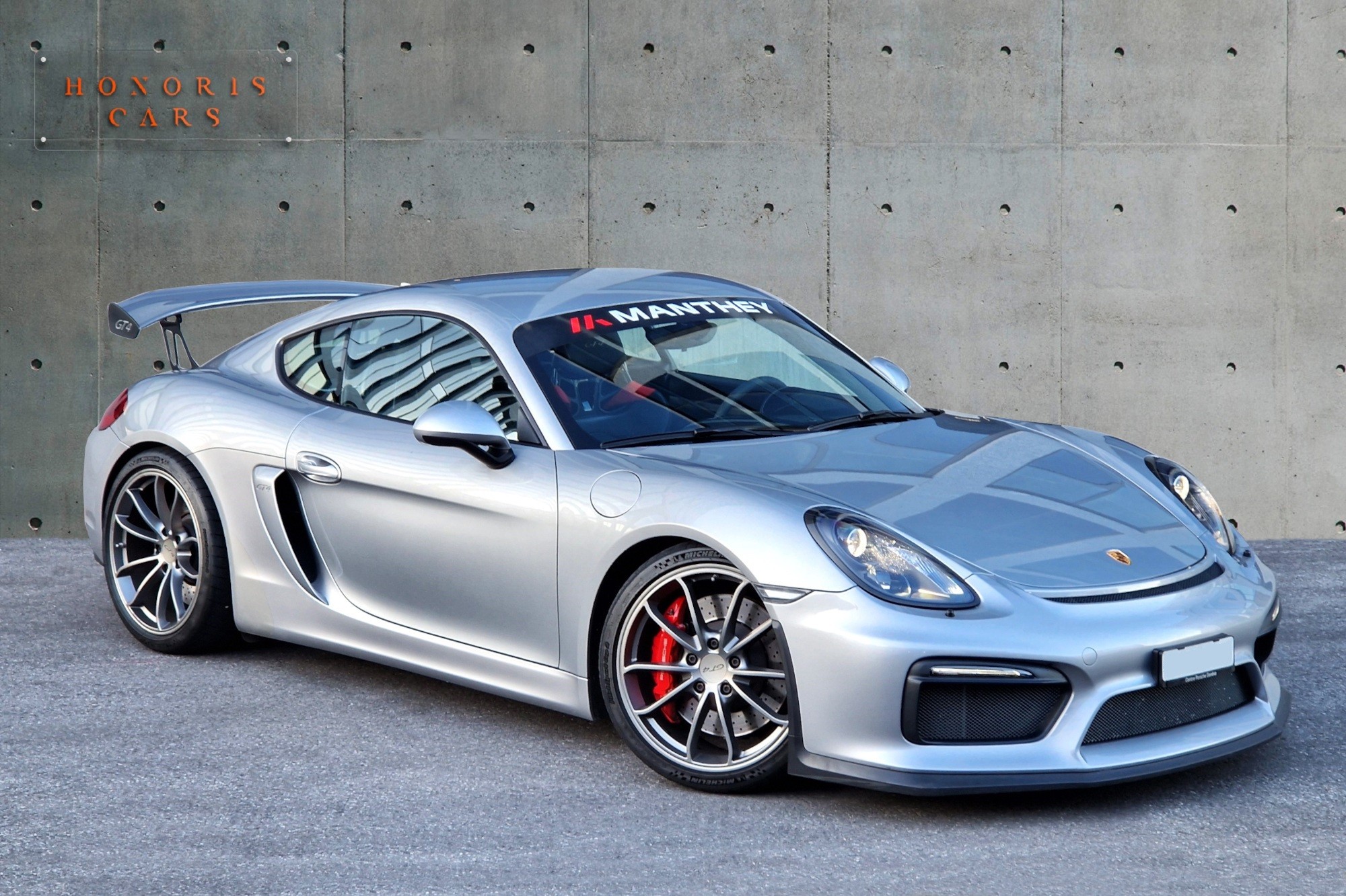 PORSCHE Cayman GT4