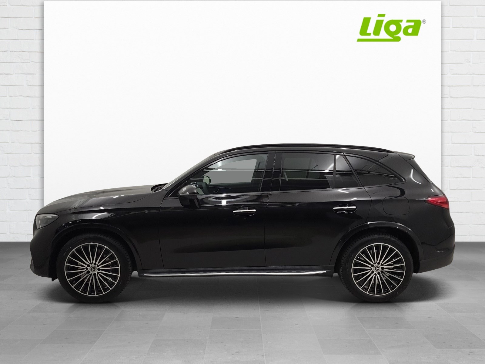 MERCEDES-BENZ GLC 300 e AMG Line 4MATIC