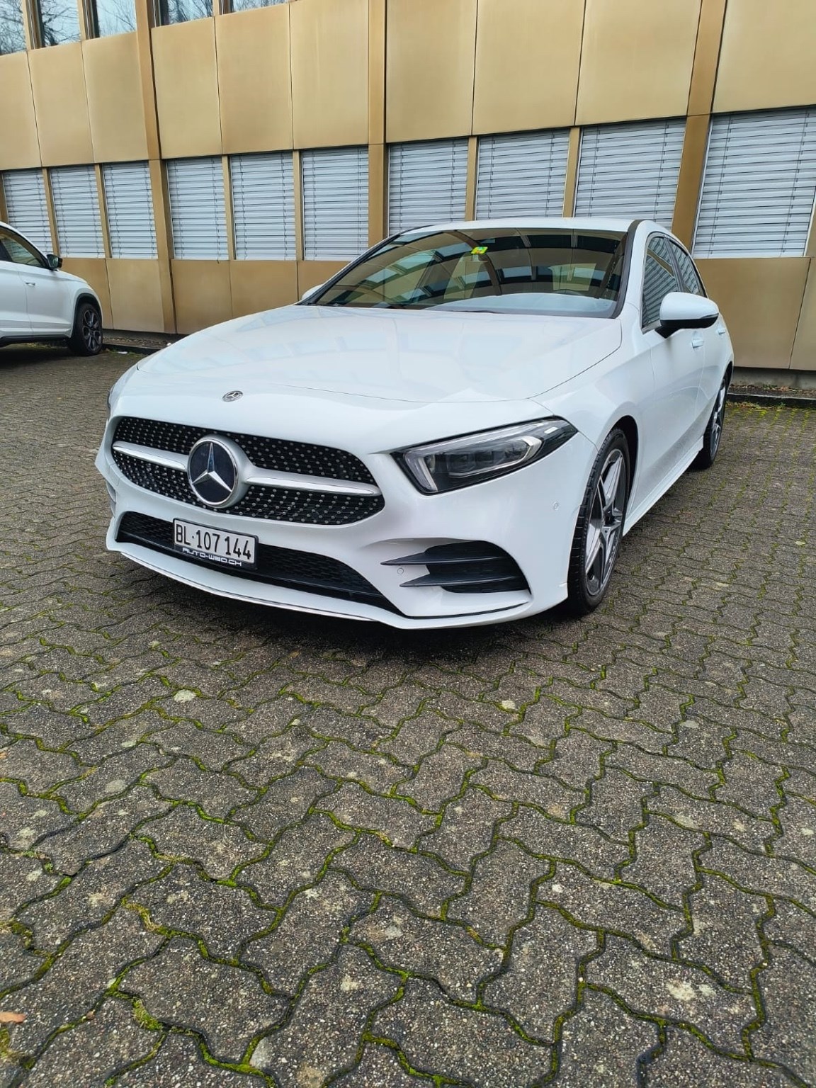 MERCEDES-BENZ A 220 AMG Line 7G-DCT 4Matic