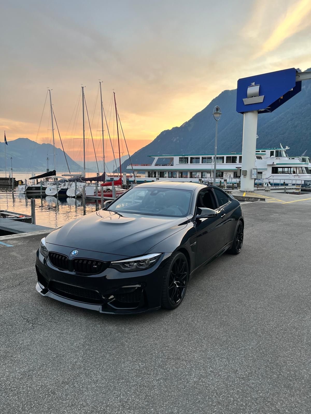 BMW M4 Coupé Competition DKG