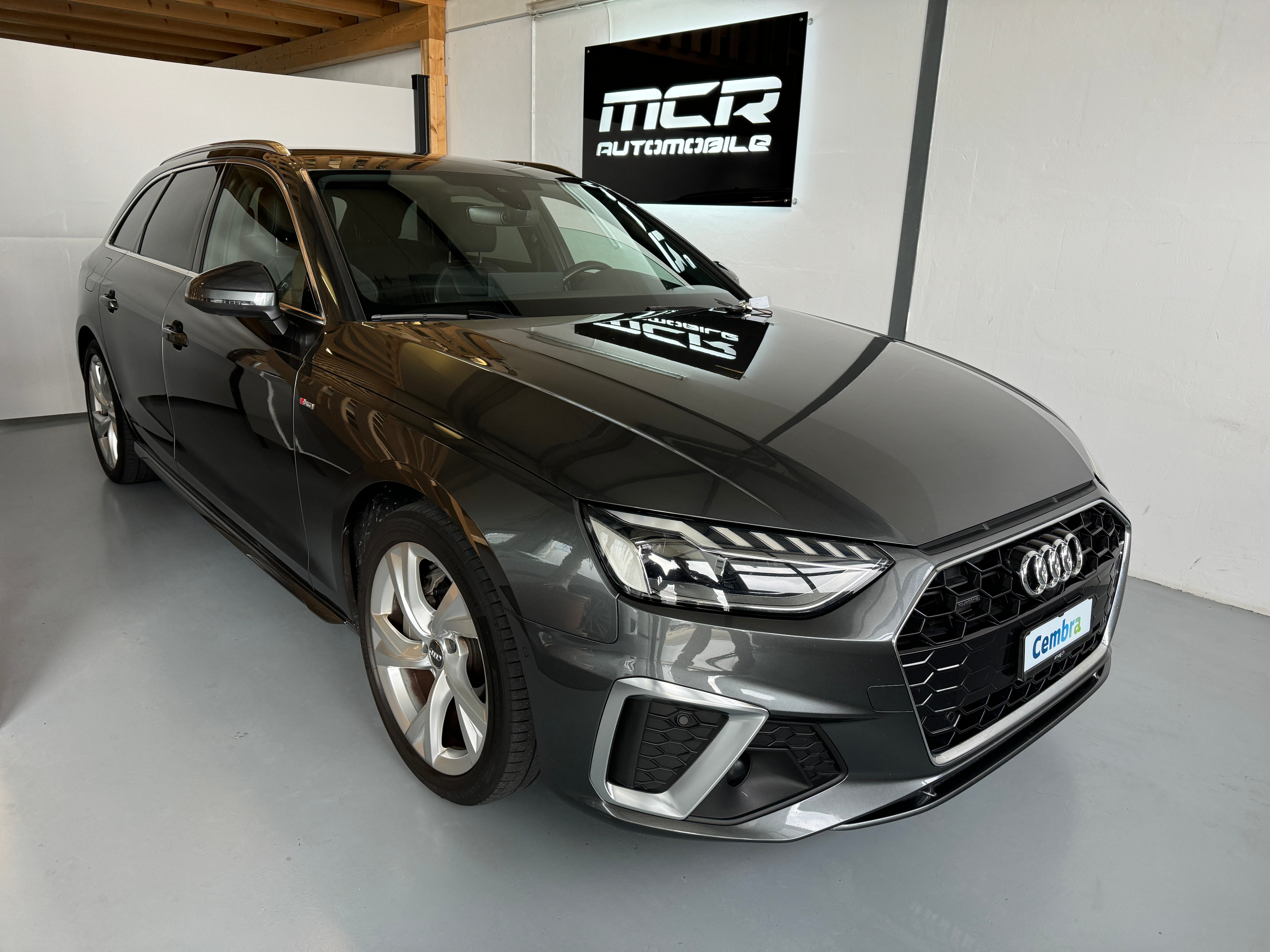 AUDI A4 Avant 40 TDI S line Attraction quattro S-tronic