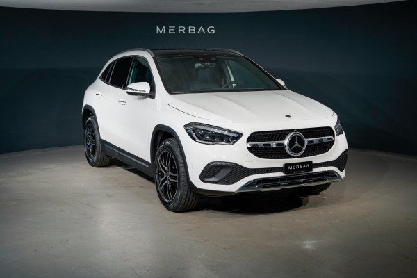 MERCEDES-BENZ GLA 250 Progressive4Matic