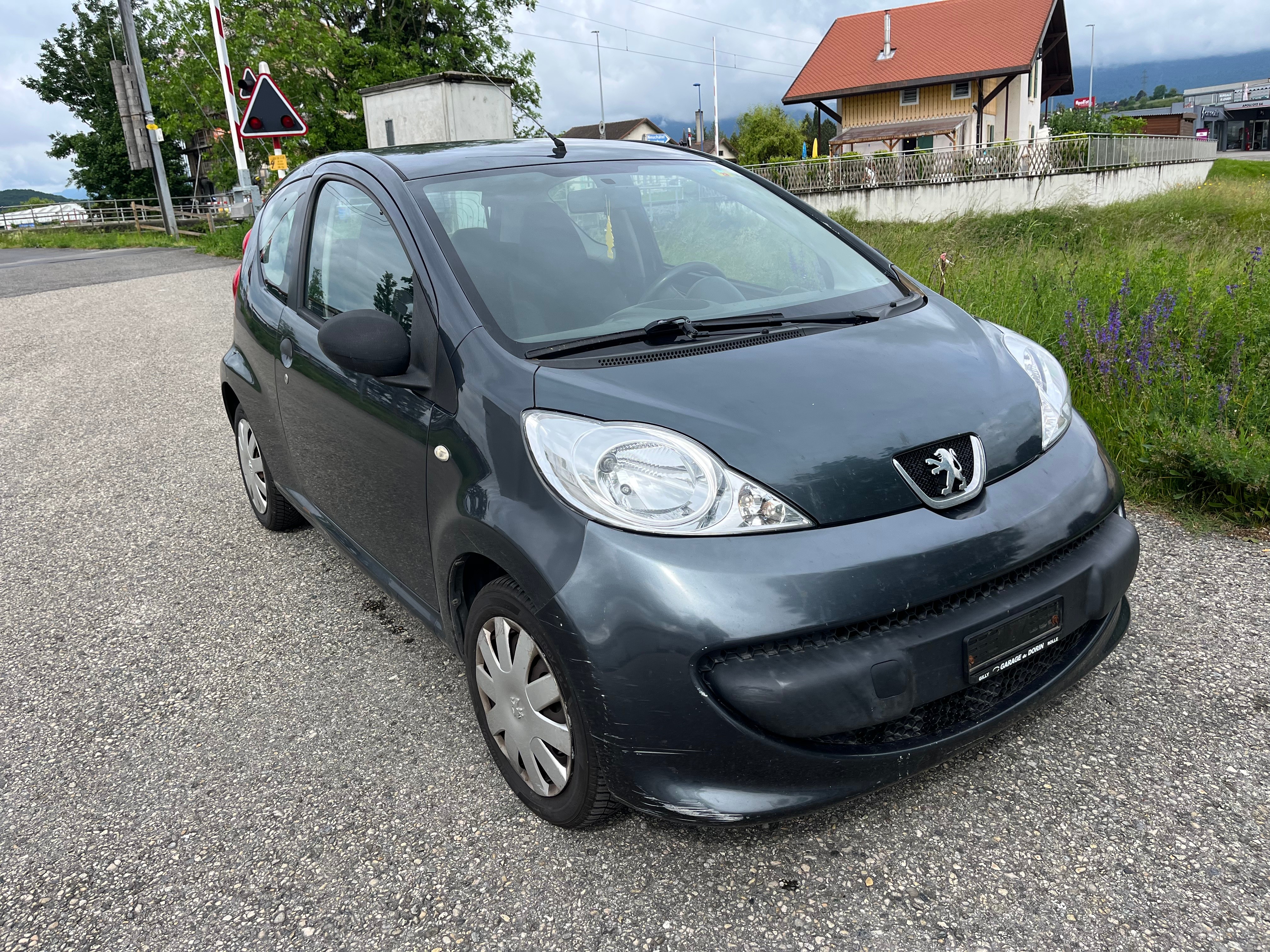 PEUGEOT 107