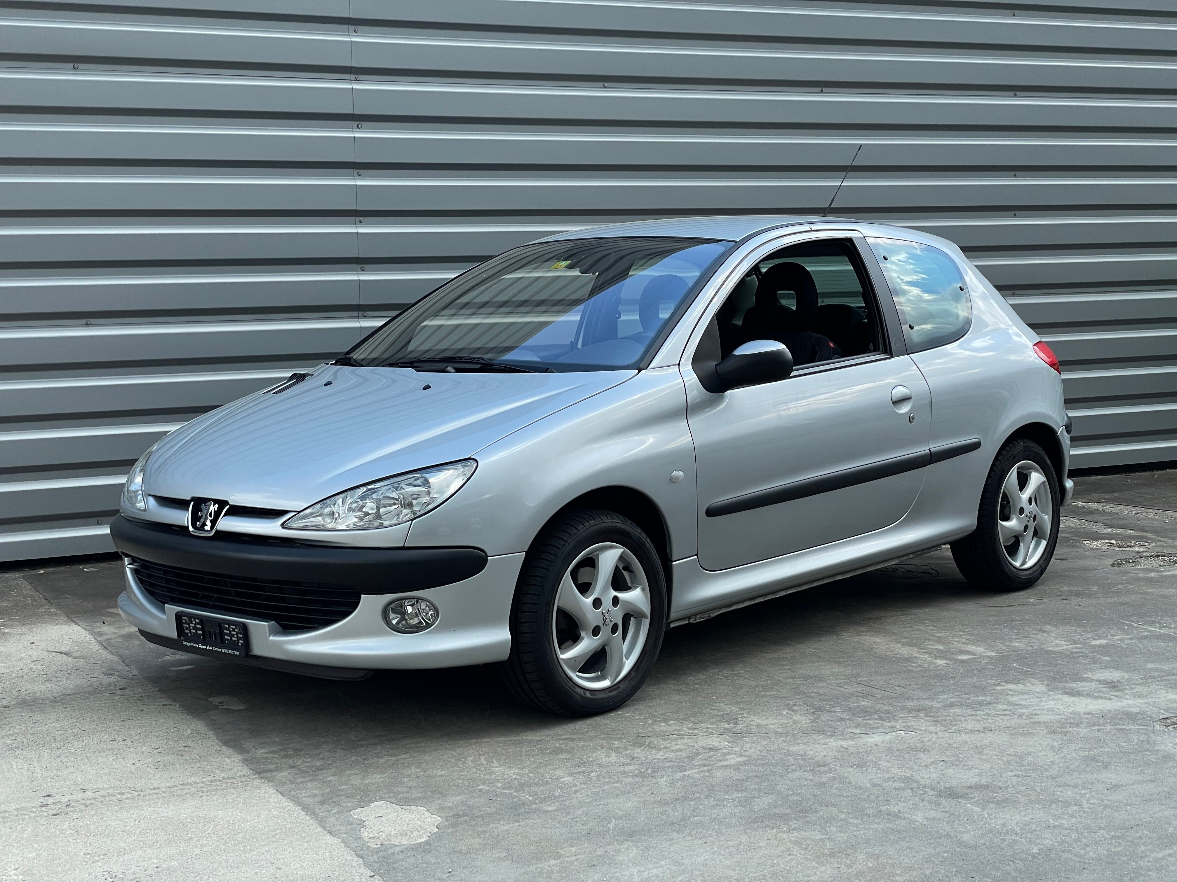 PEUGEOT 206 1.6 16V Quiksilver