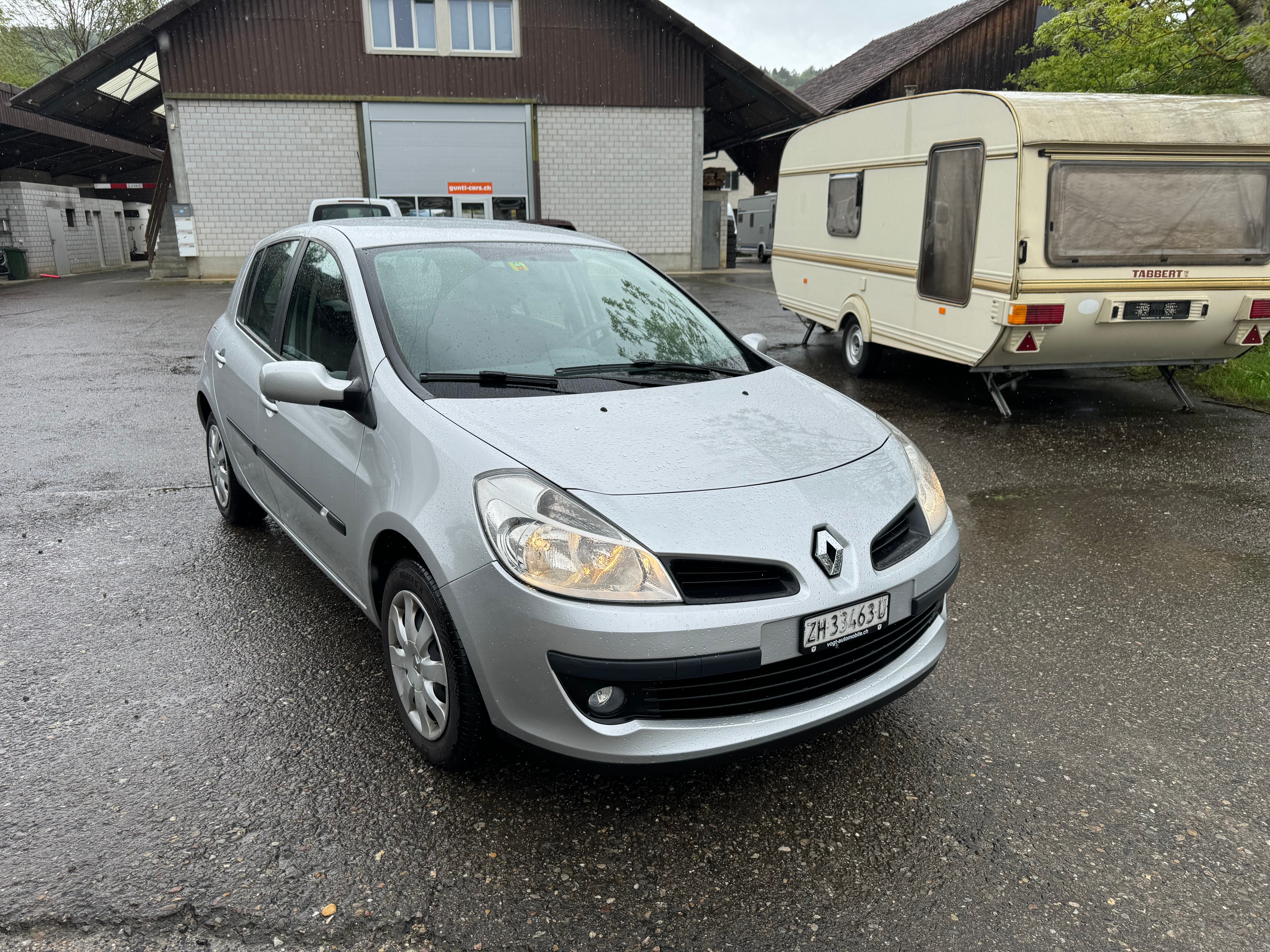 RENAULT Clio 1.6 16V Exception