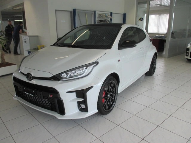 TOYOTA Yaris 1.6 GR Sport CIRCUIT-PACK