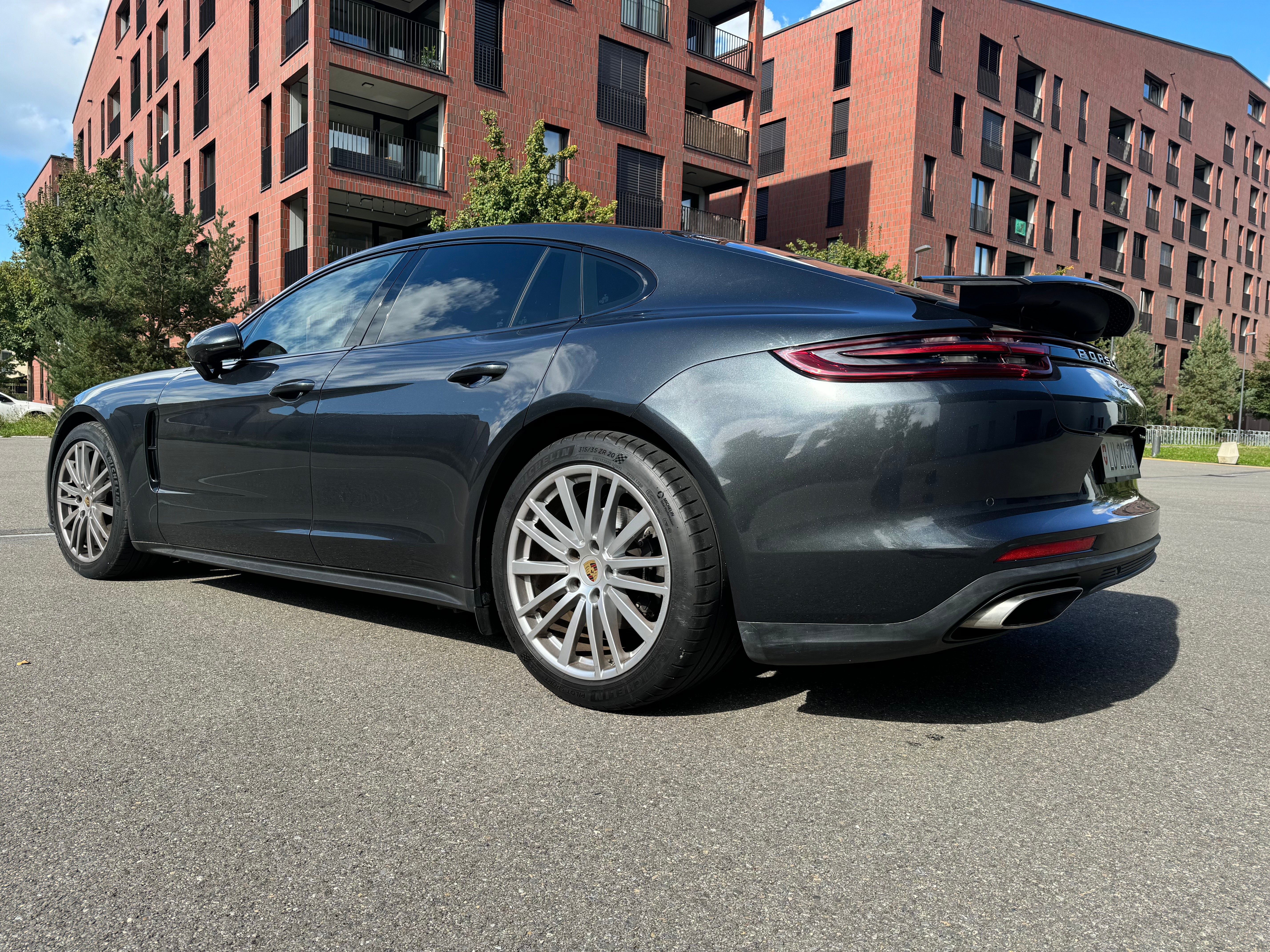 PORSCHE Porsche Panamera 4