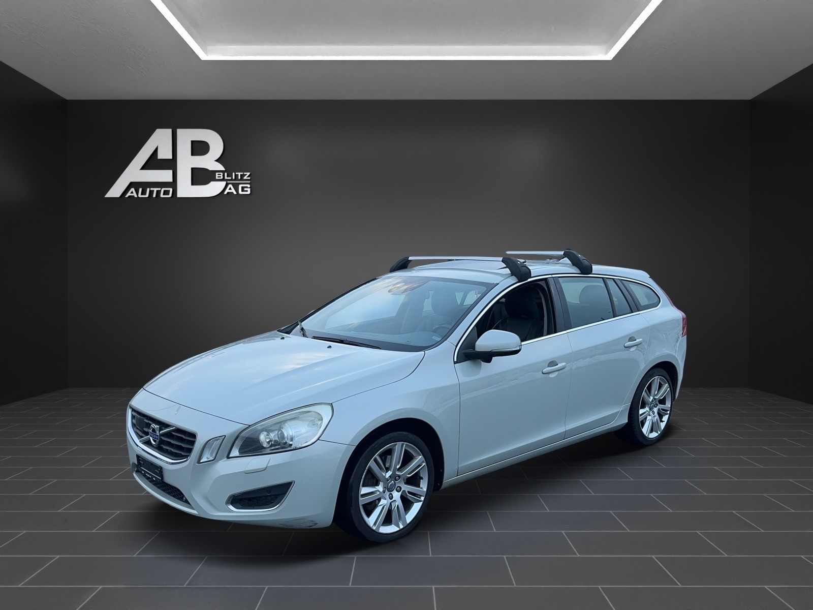 VOLVO V60 D5 AWD Summum Geartronic