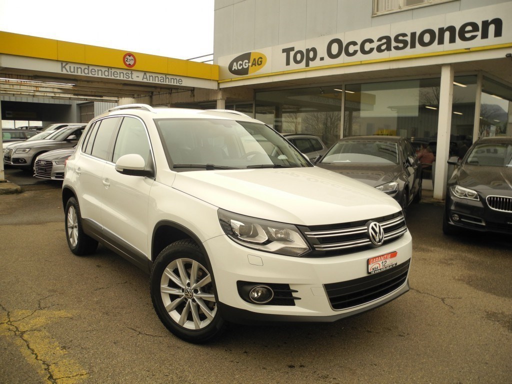 VW Tiguan 2.0 TDI BlueMotion Sport&Style 4Motion ** Navigation mit RF-Kamera ** Frisch ab MFK **