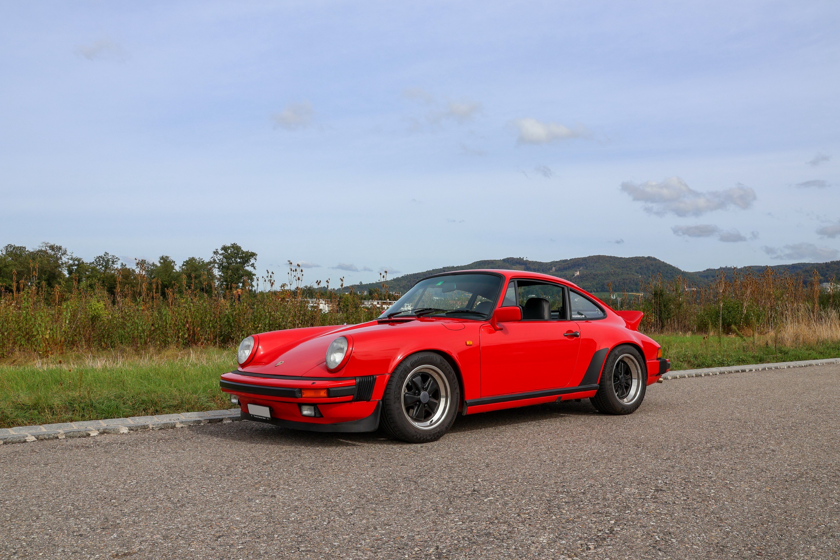 PORSCHE 911 Carrera