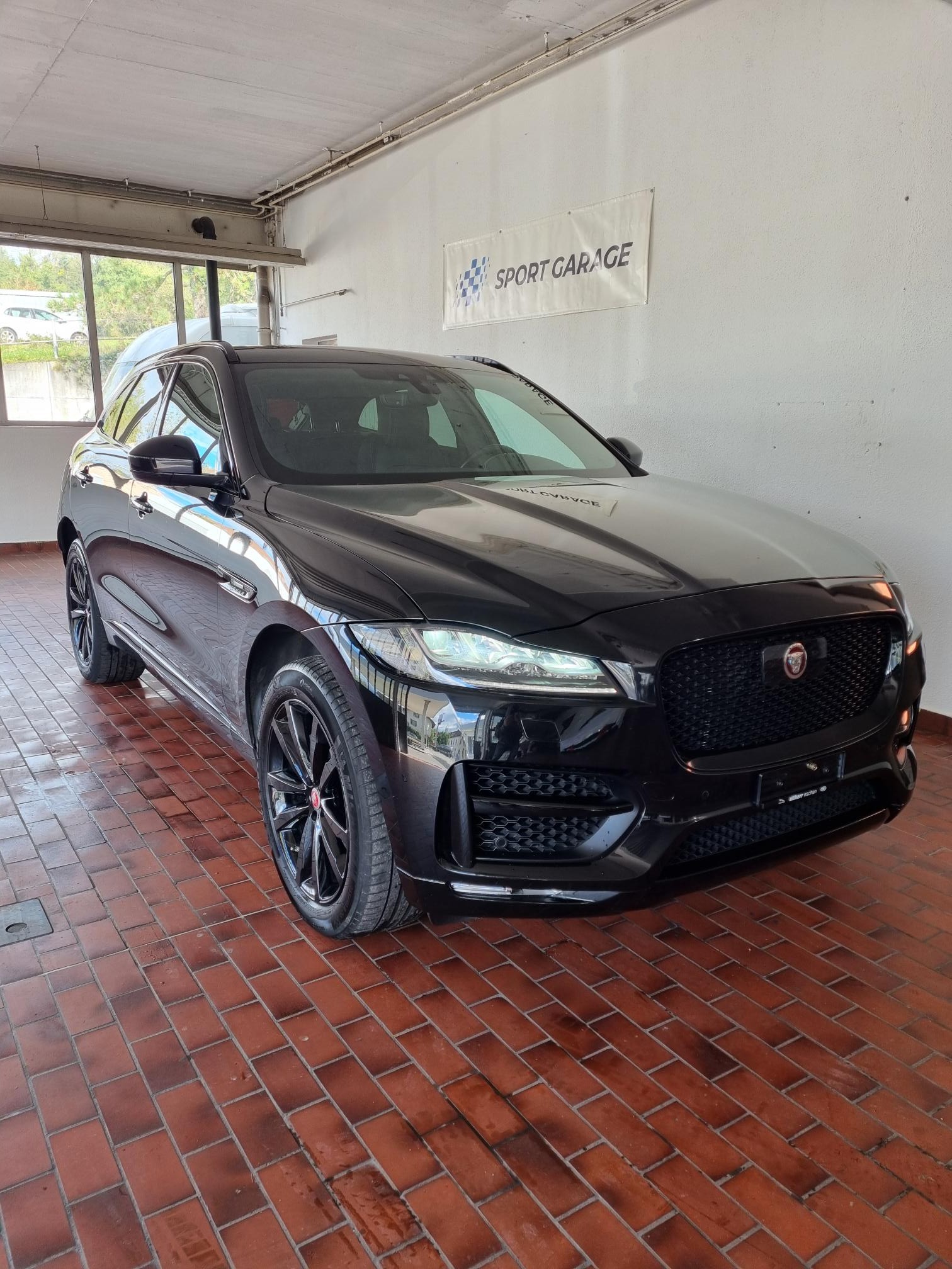 JAGUAR F-Pace 25t 2.0 R-Sport AWD Automatik