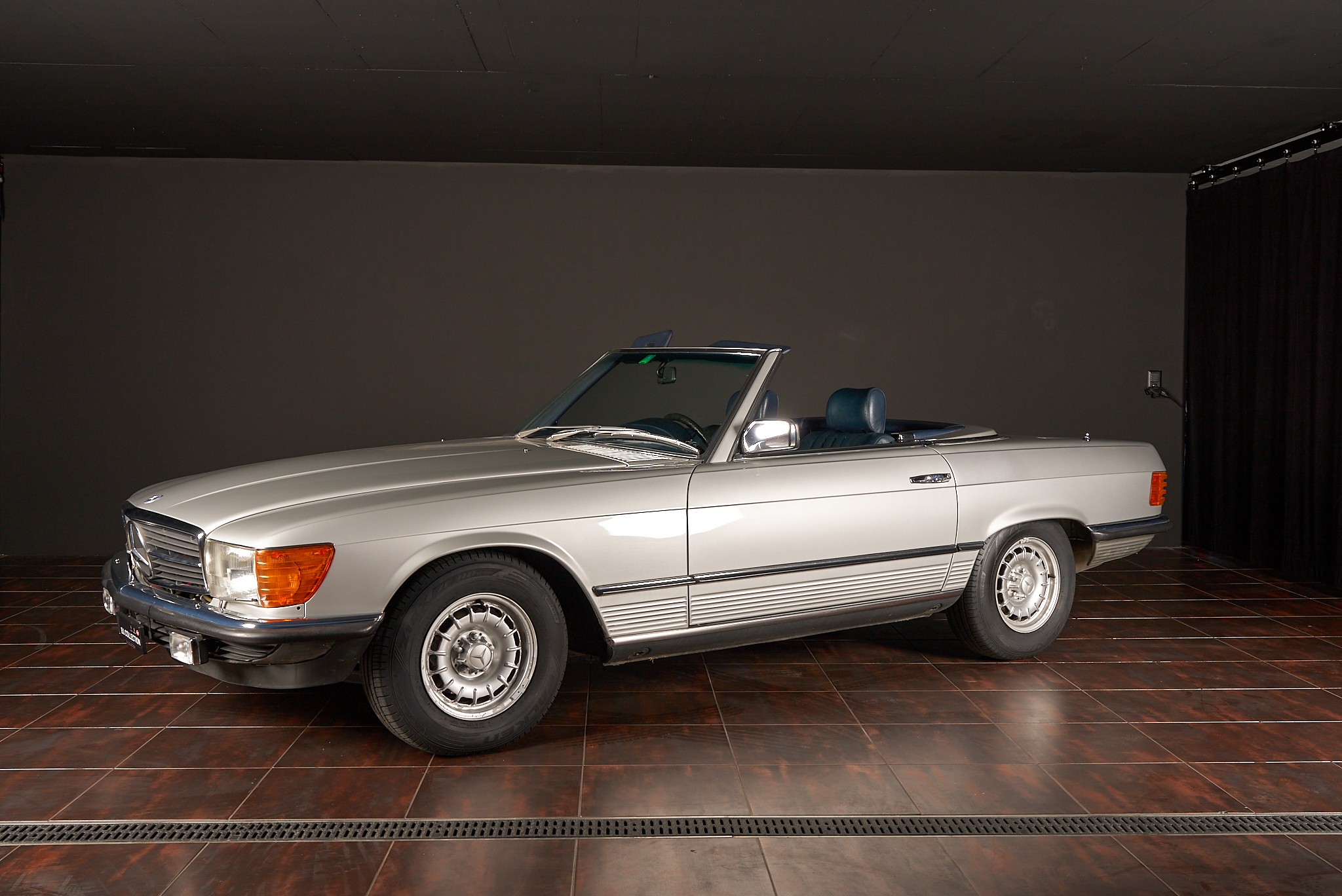 MERCEDES-BENZ SL 500 R107