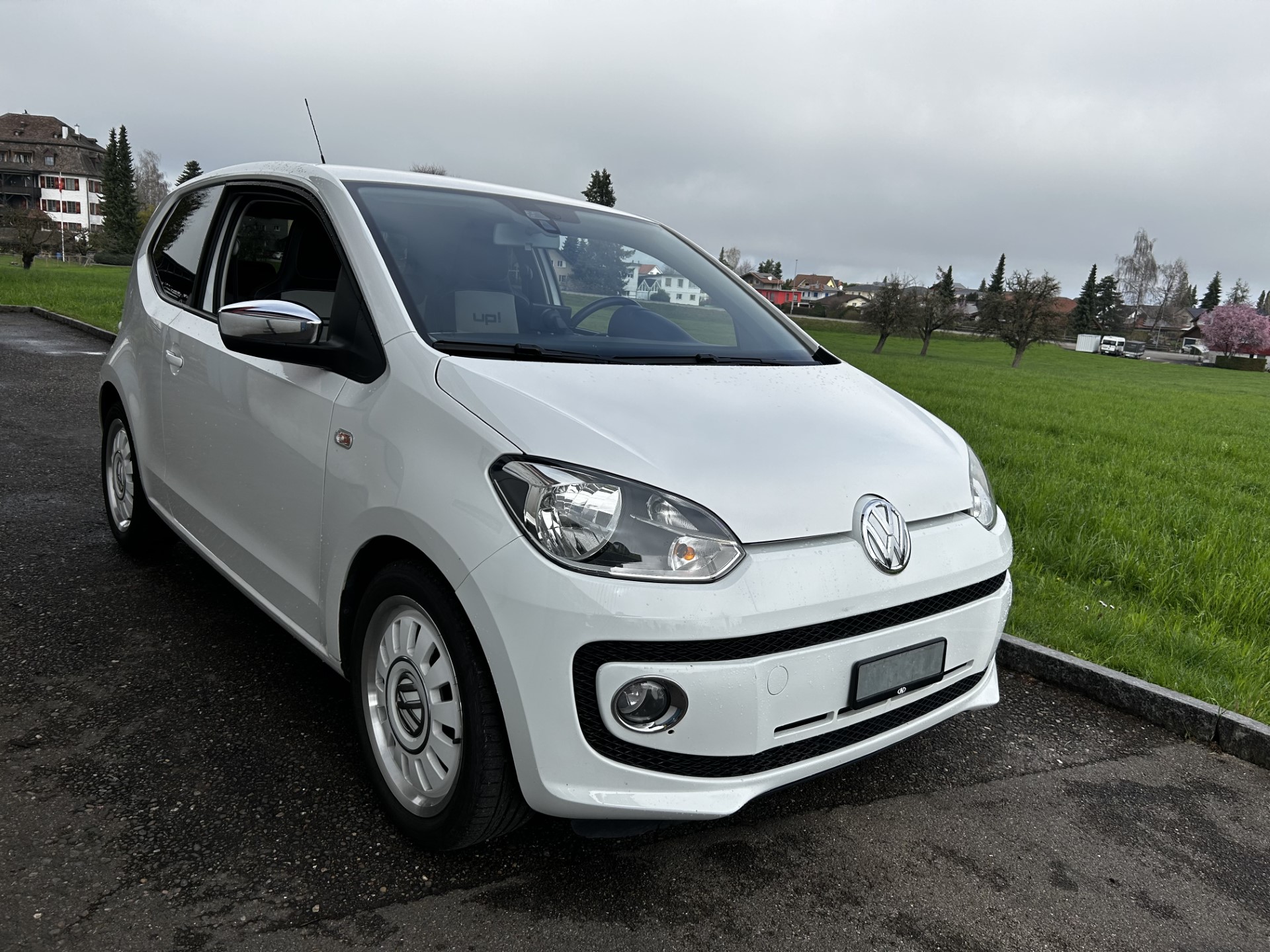 VW Up 1.0 BMT white up