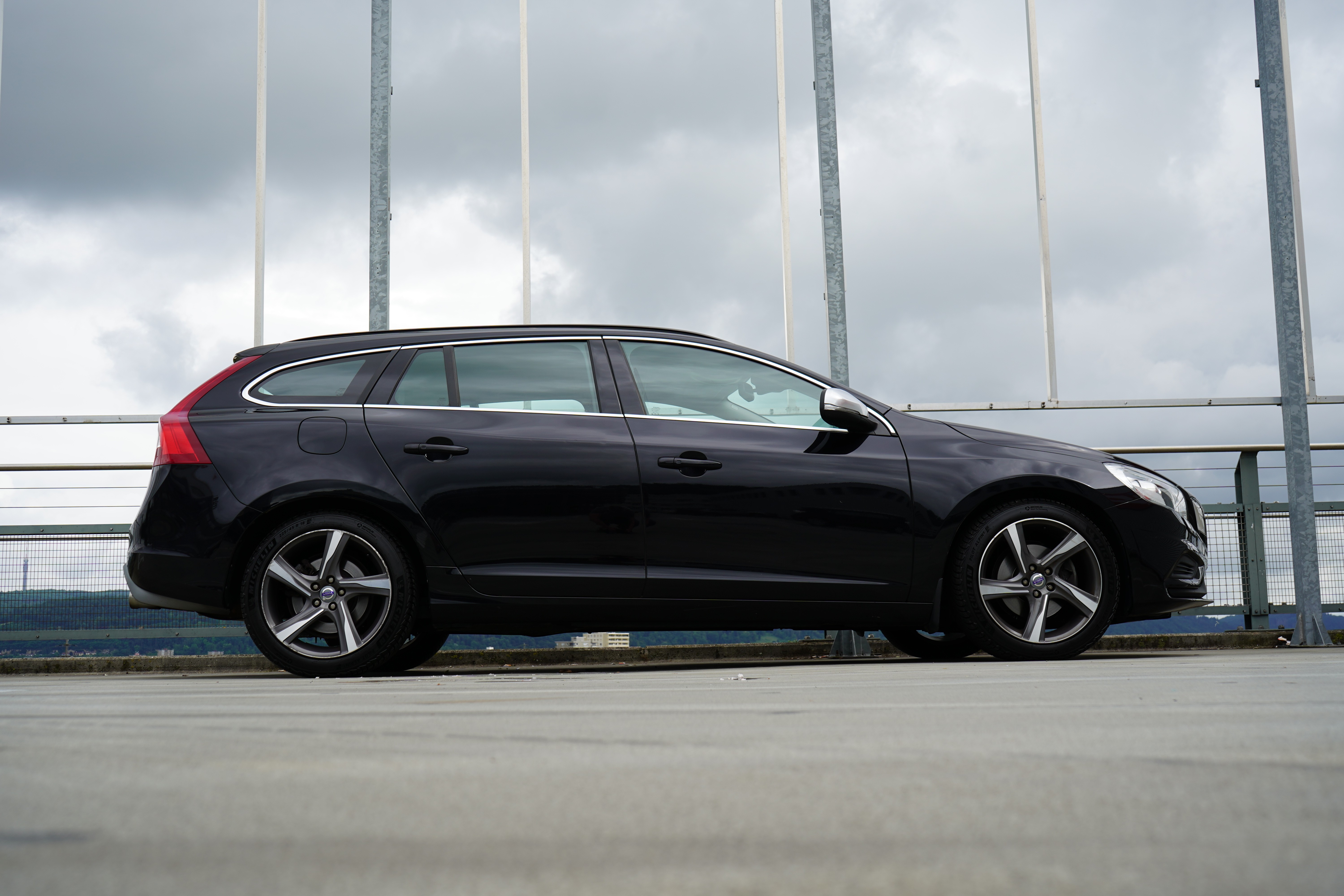 VOLVO V60 D3 R-DESIGN GEARTRONIC l 163 PS