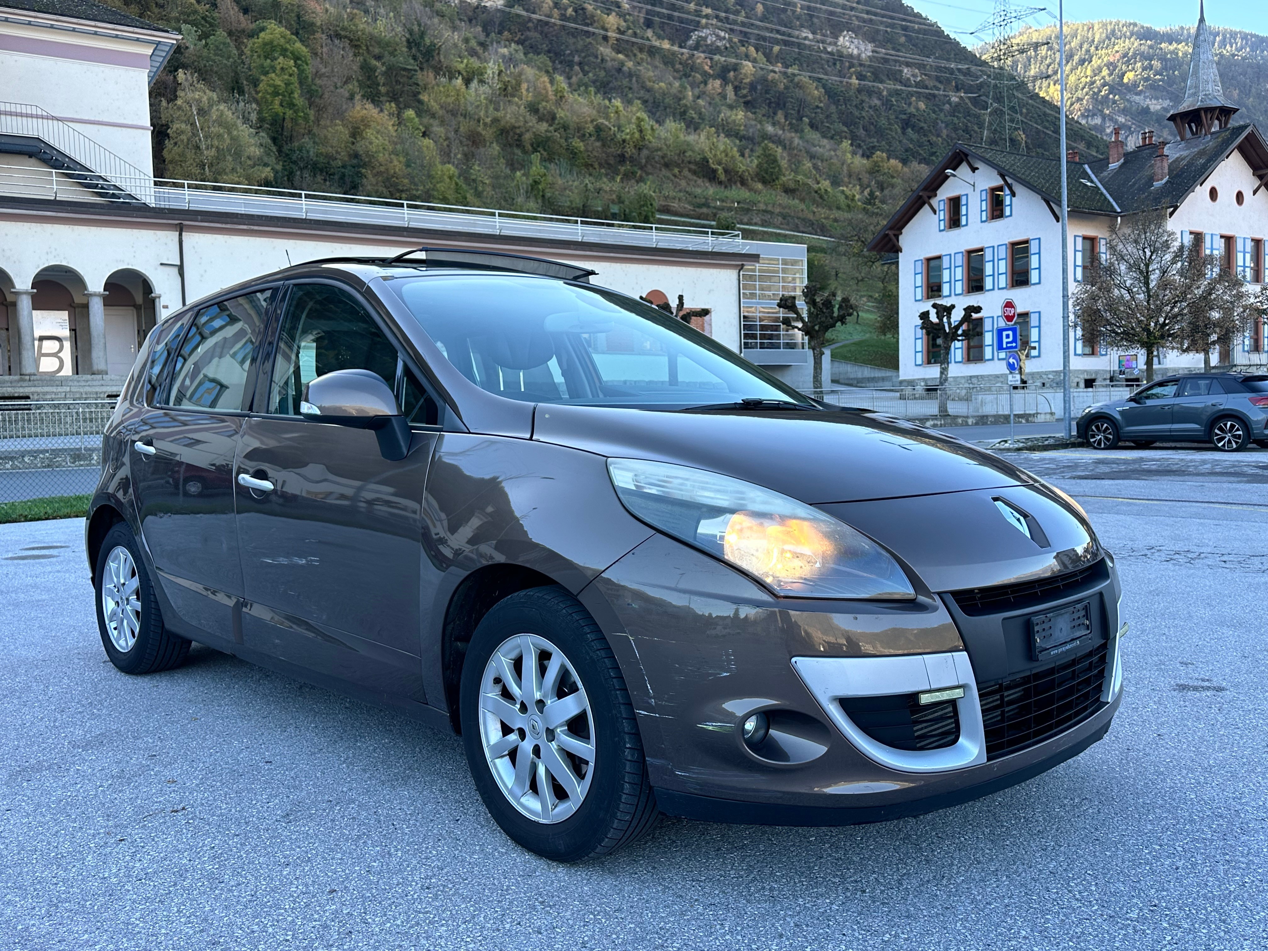 RENAULT Scénic 1.4 16V Turbo Privilège