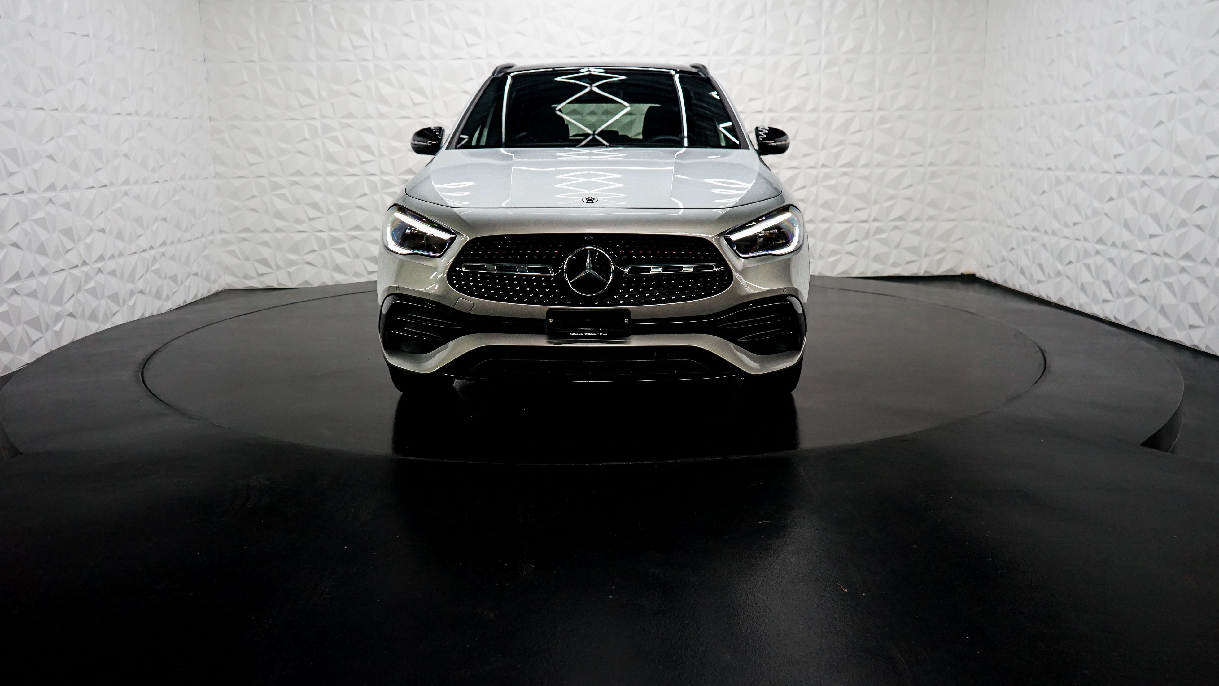 MERCEDES-BENZ GLA 250e AMG Line 8G-DCT