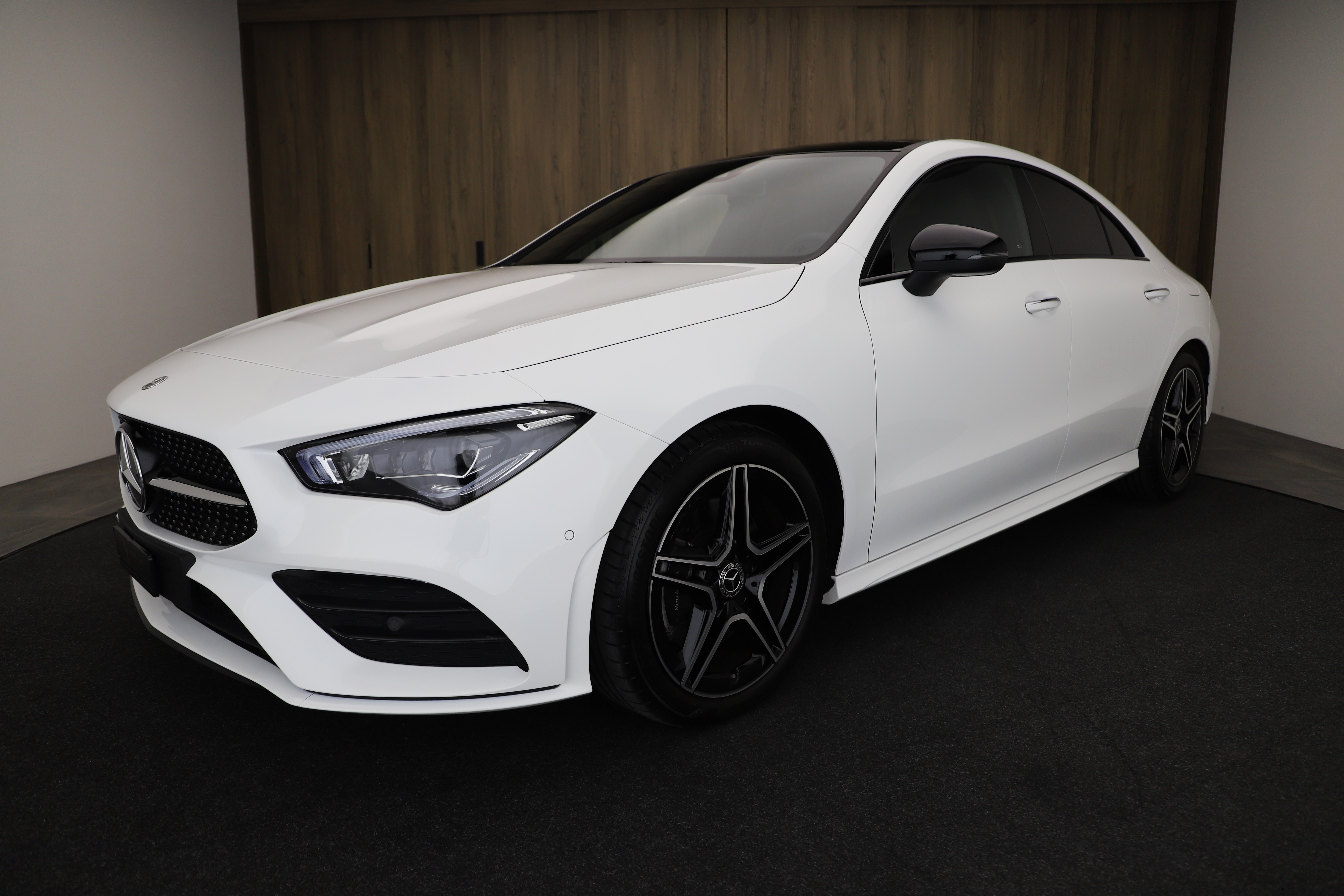 MERCEDES-BENZ CLA 200 AMG Line 7G-DCT Premium Plus Paket