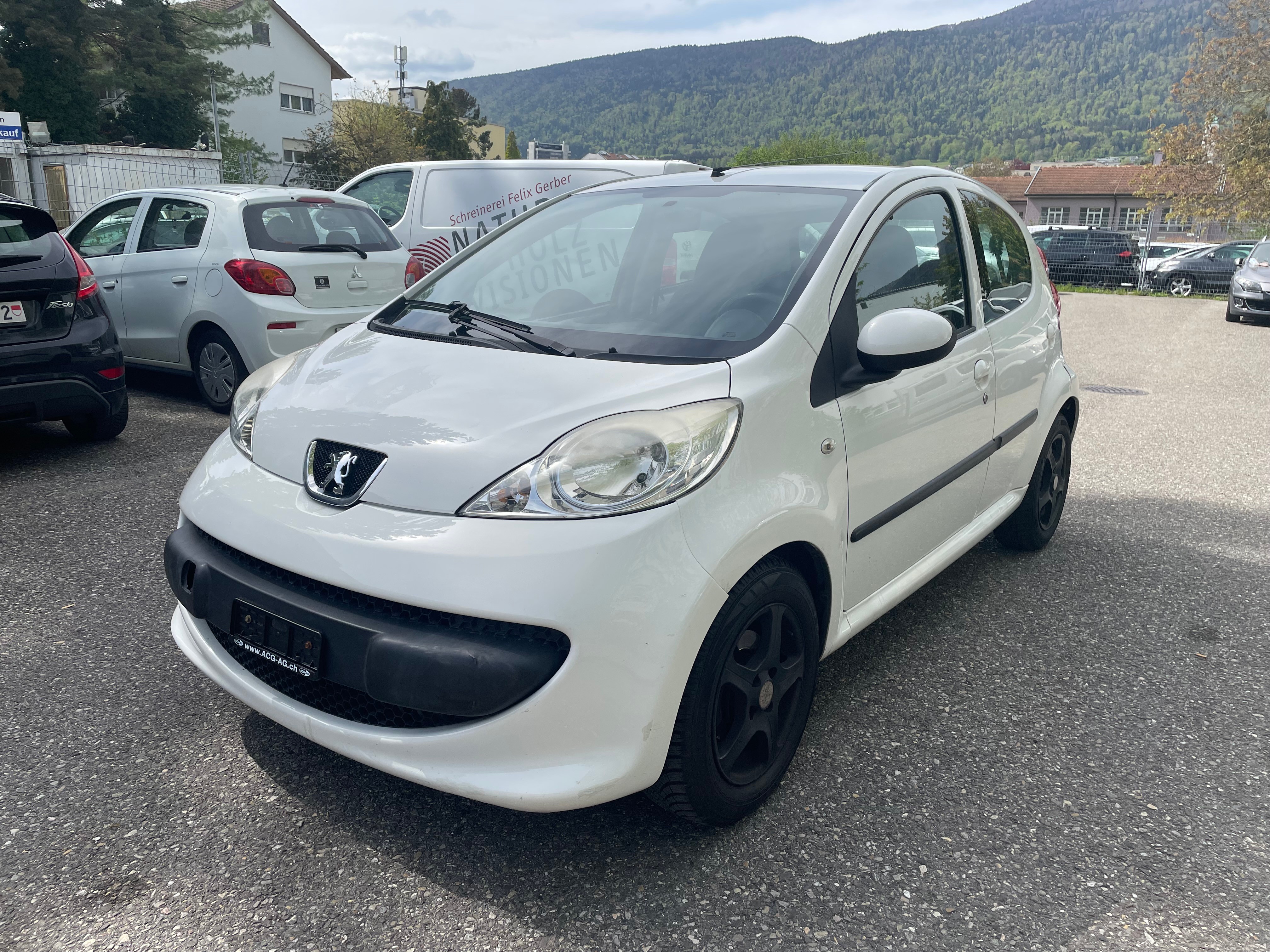 PEUGEOT 107 1.0 Trendy ** Klimaanlage ** 04x Airbag ** Letzte MFK 12.2022 ** B04