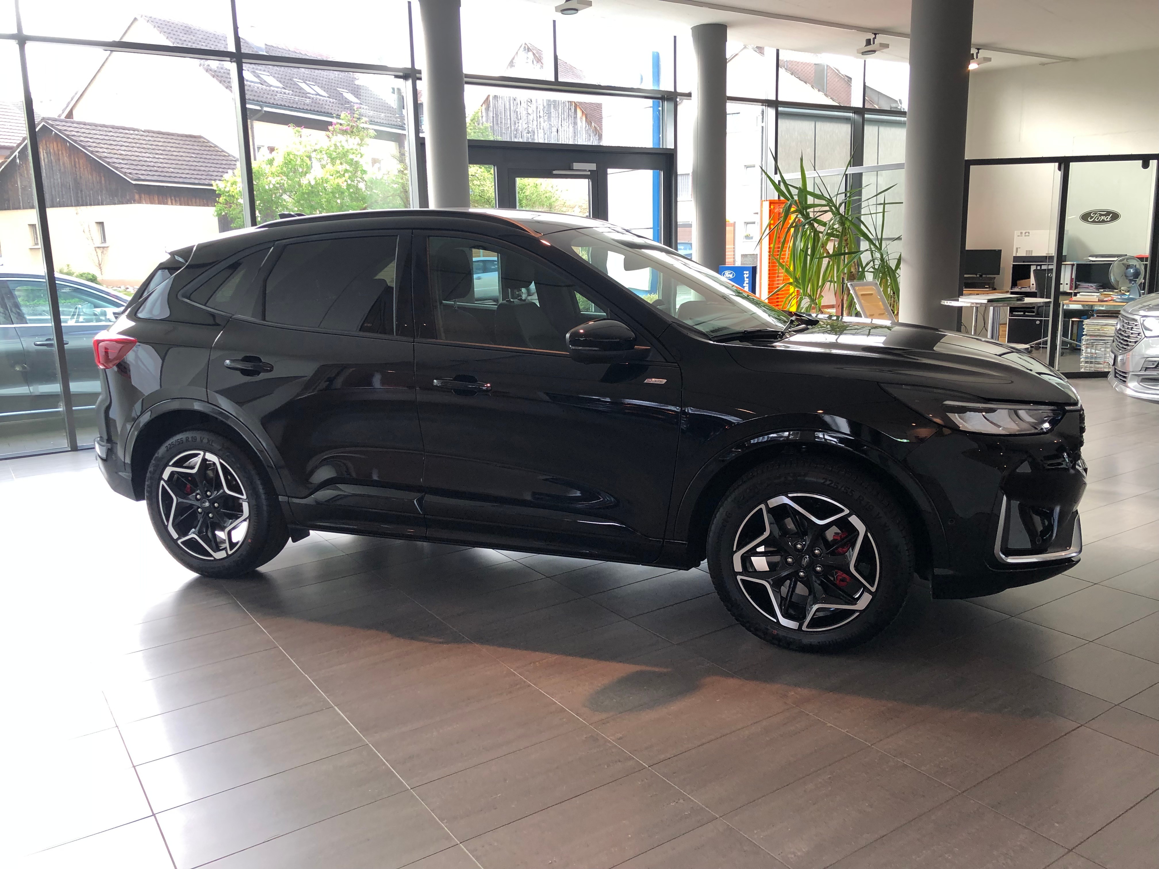 FORD Kuga 2.5 FHEV ST-Line X 4WD