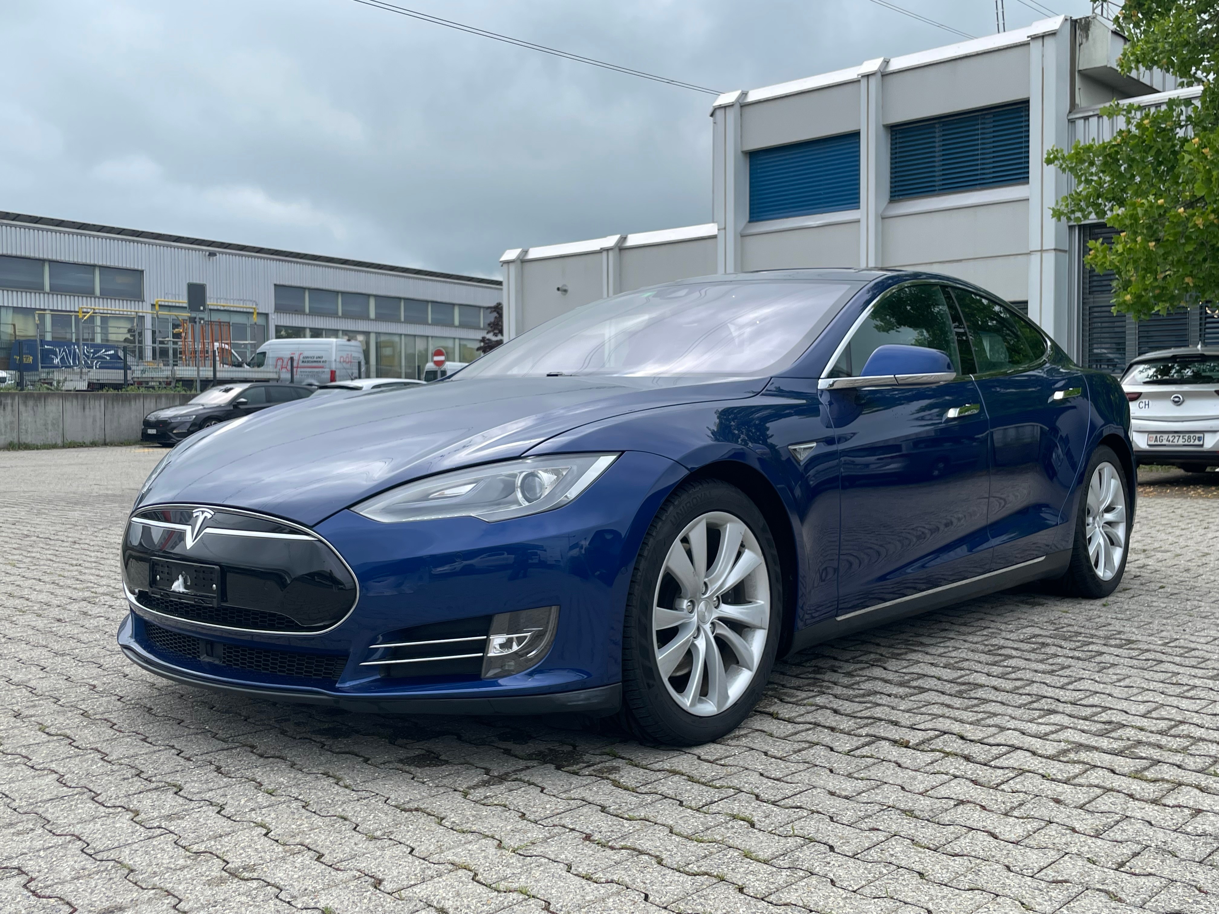 TESLA Model S 90 D