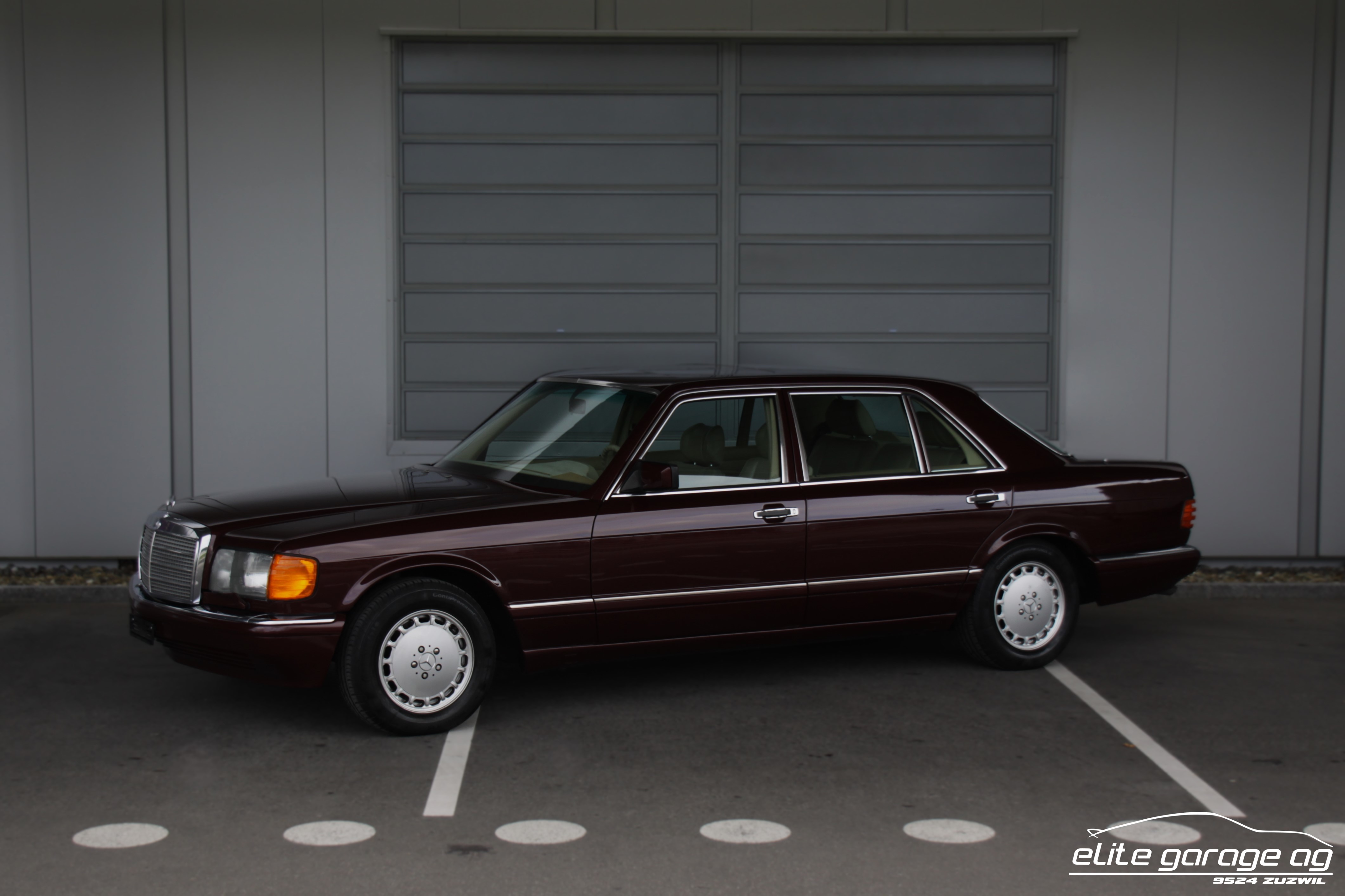 MERCEDES-BENZ 560 SEL