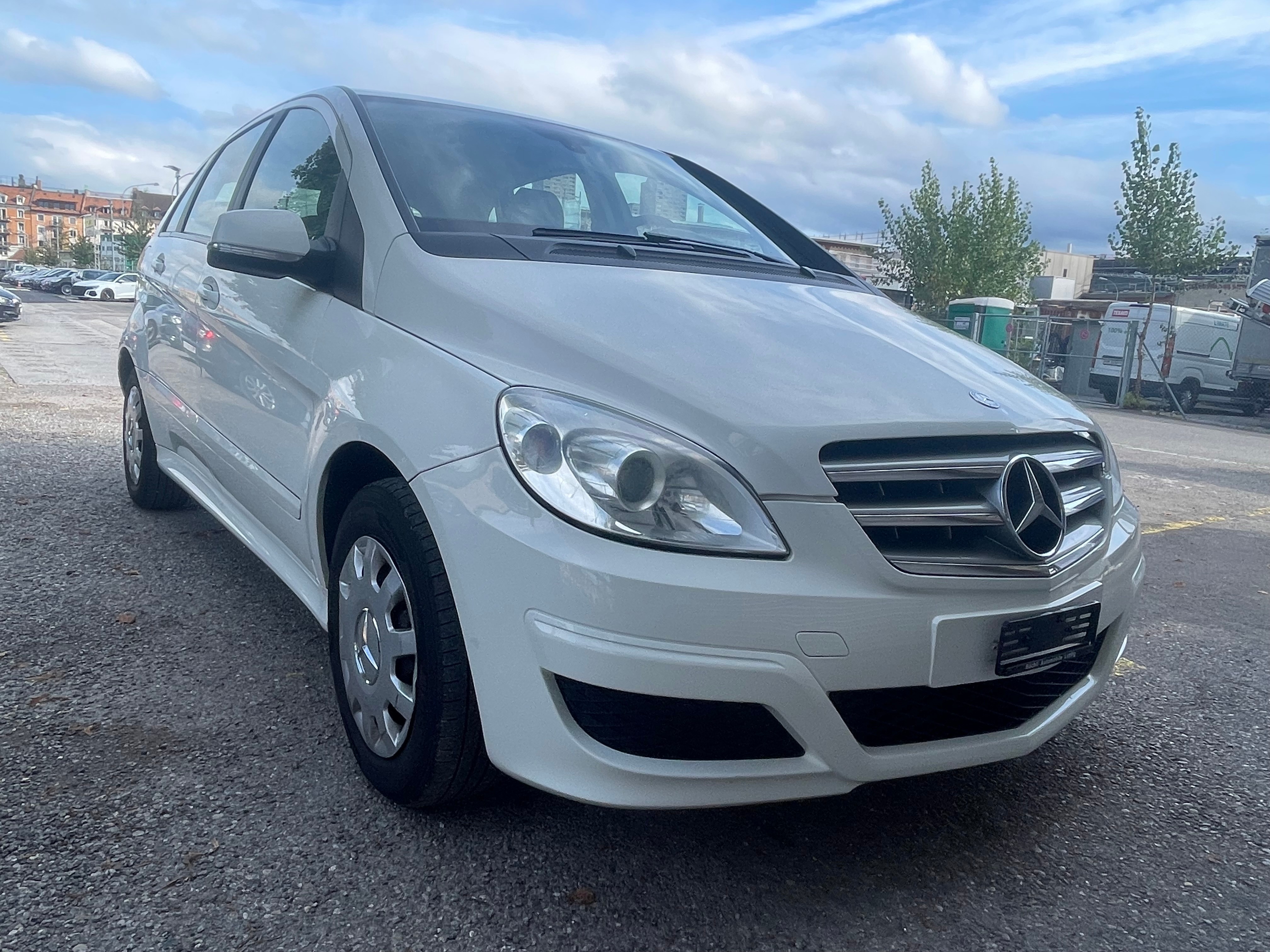 MERCEDES-BENZ B 180 My Star Autotronic