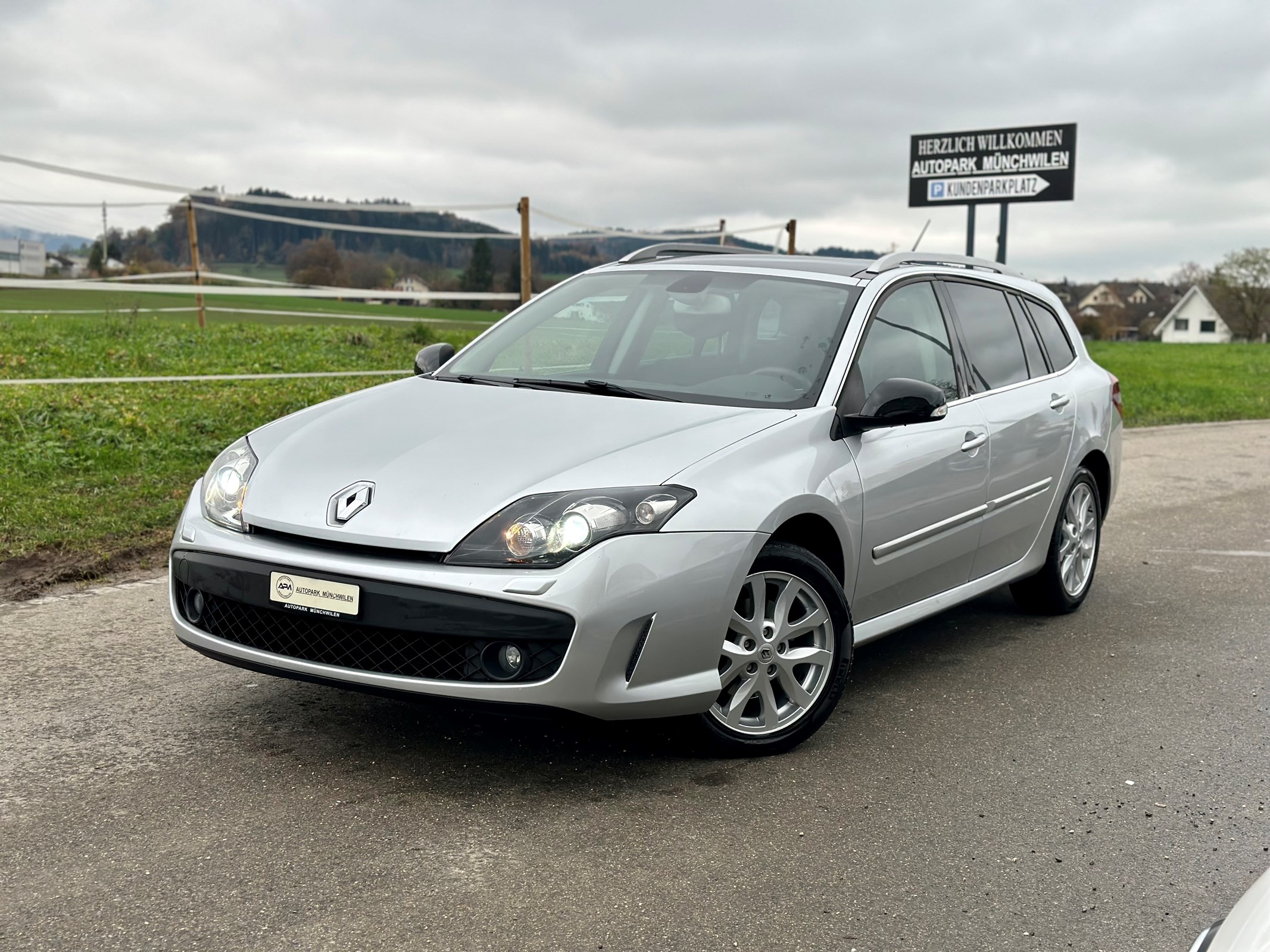 RENAULT Laguna Grandtour 2.0 16V T Dynamique Automatic