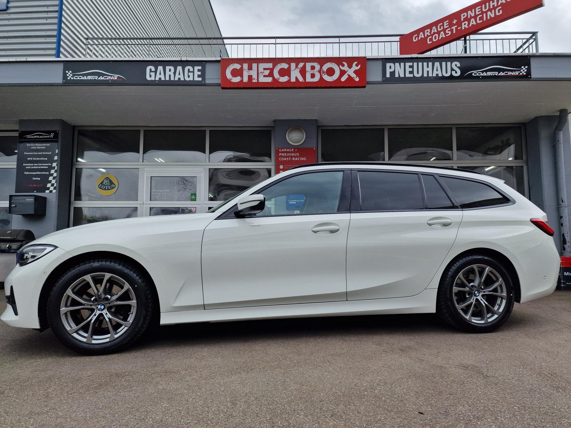 BMW 320d xDrive Touring Sport Line Steptronic