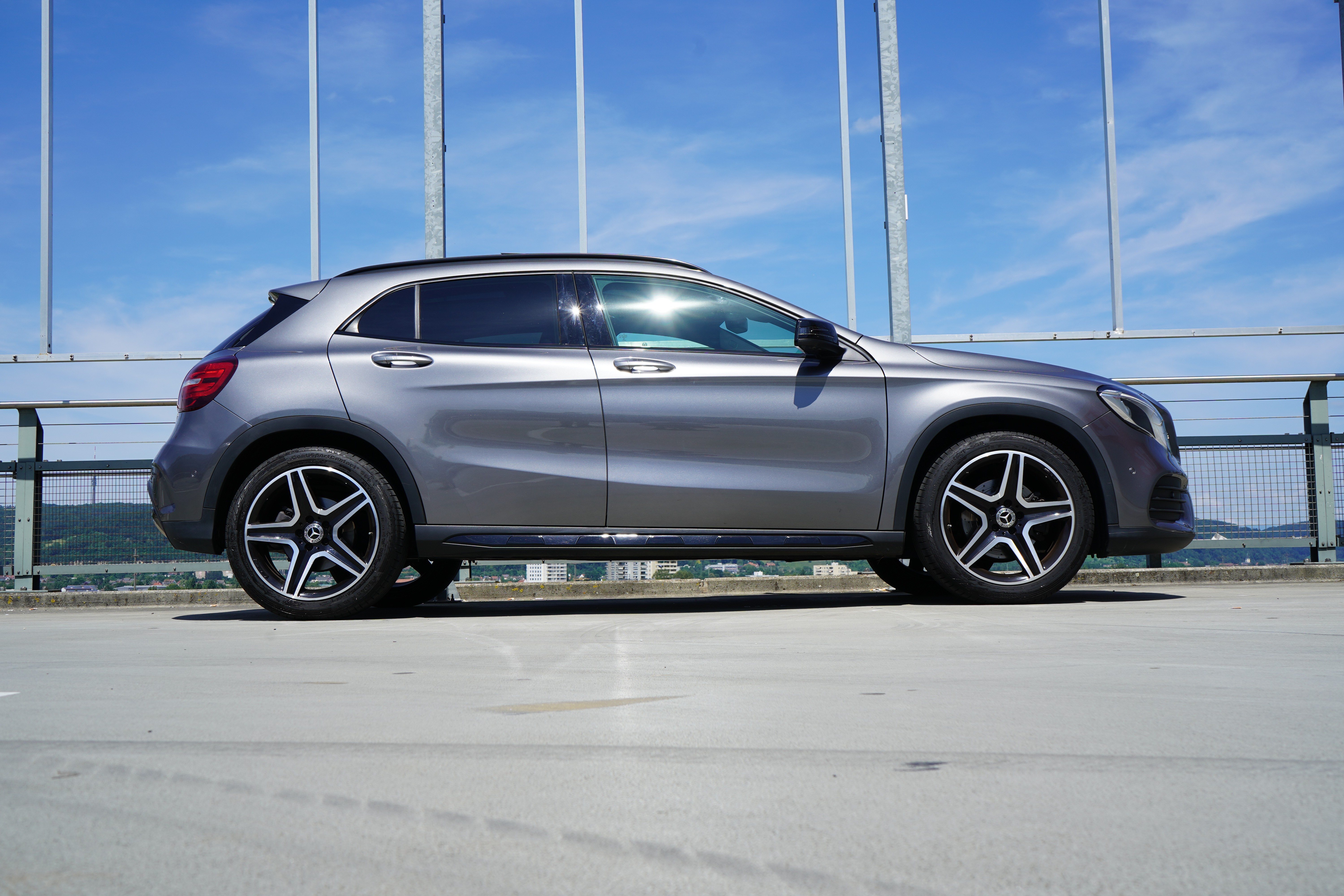 MERCEDES-BENZ GLA 250 AMG LINE NIGHT 4MATIC 7G-DCT l 211 PS