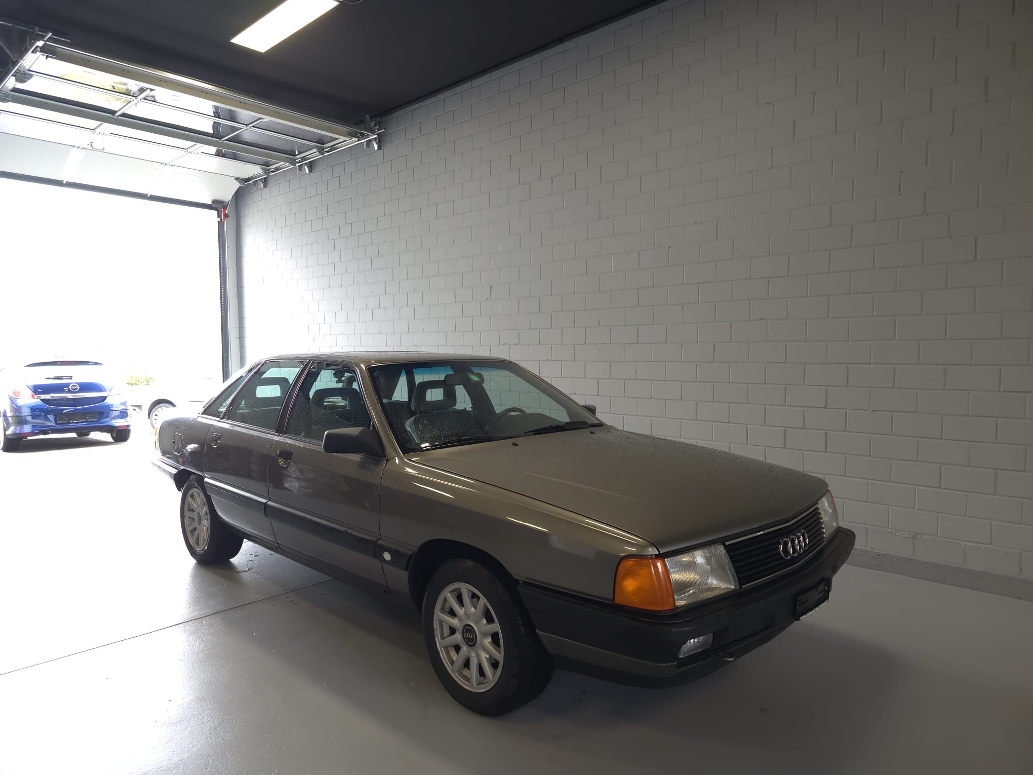 AUDI 100 2.3 E