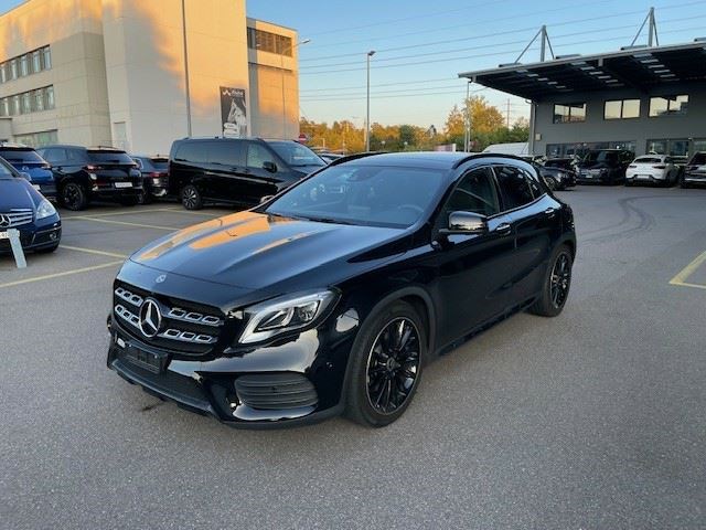 MERCEDES-BENZ GLA 250 AMG Line 4Matic