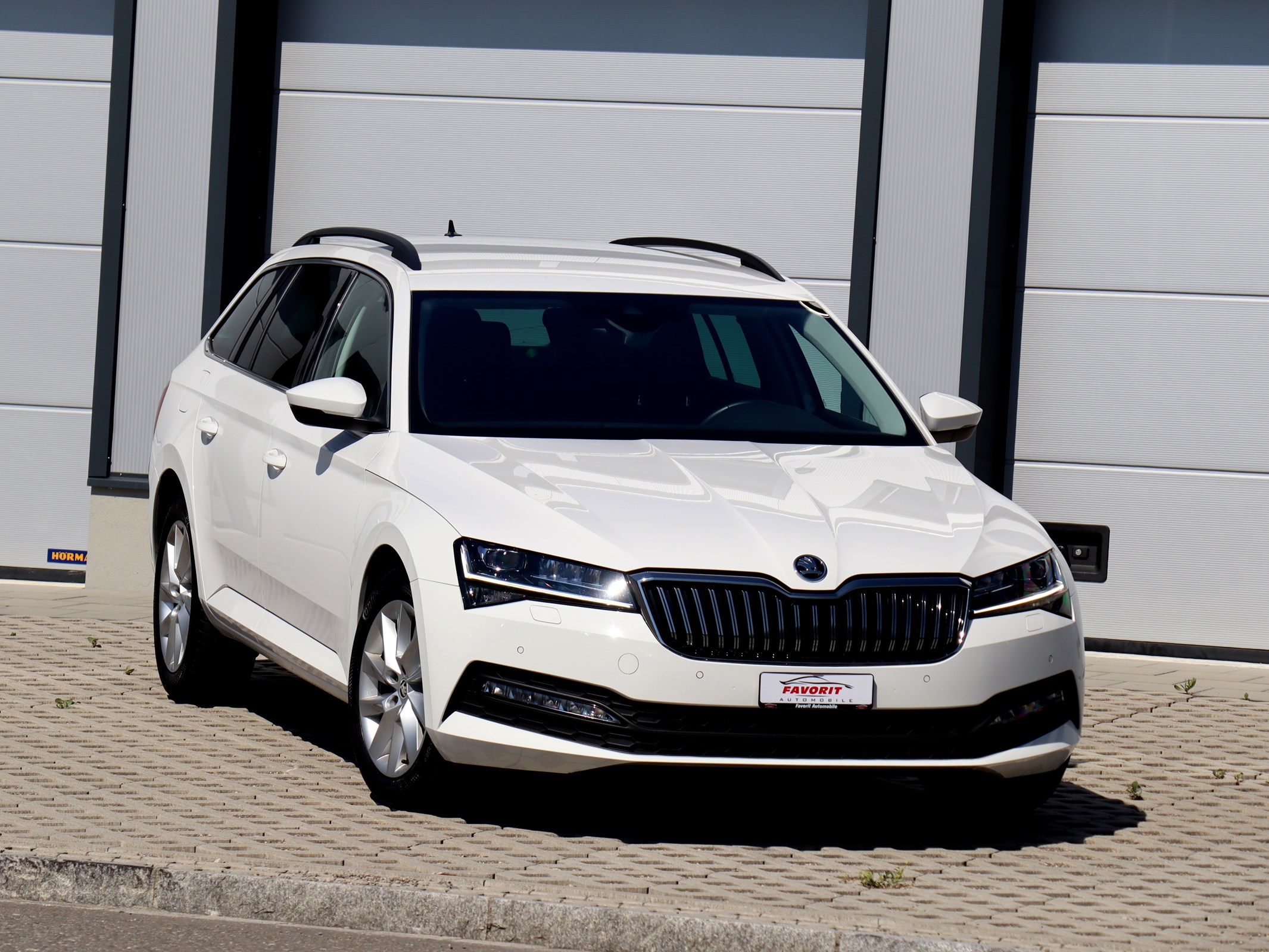 SKODA Superb Combi 2.0 TDi Ambition DSG (CH)