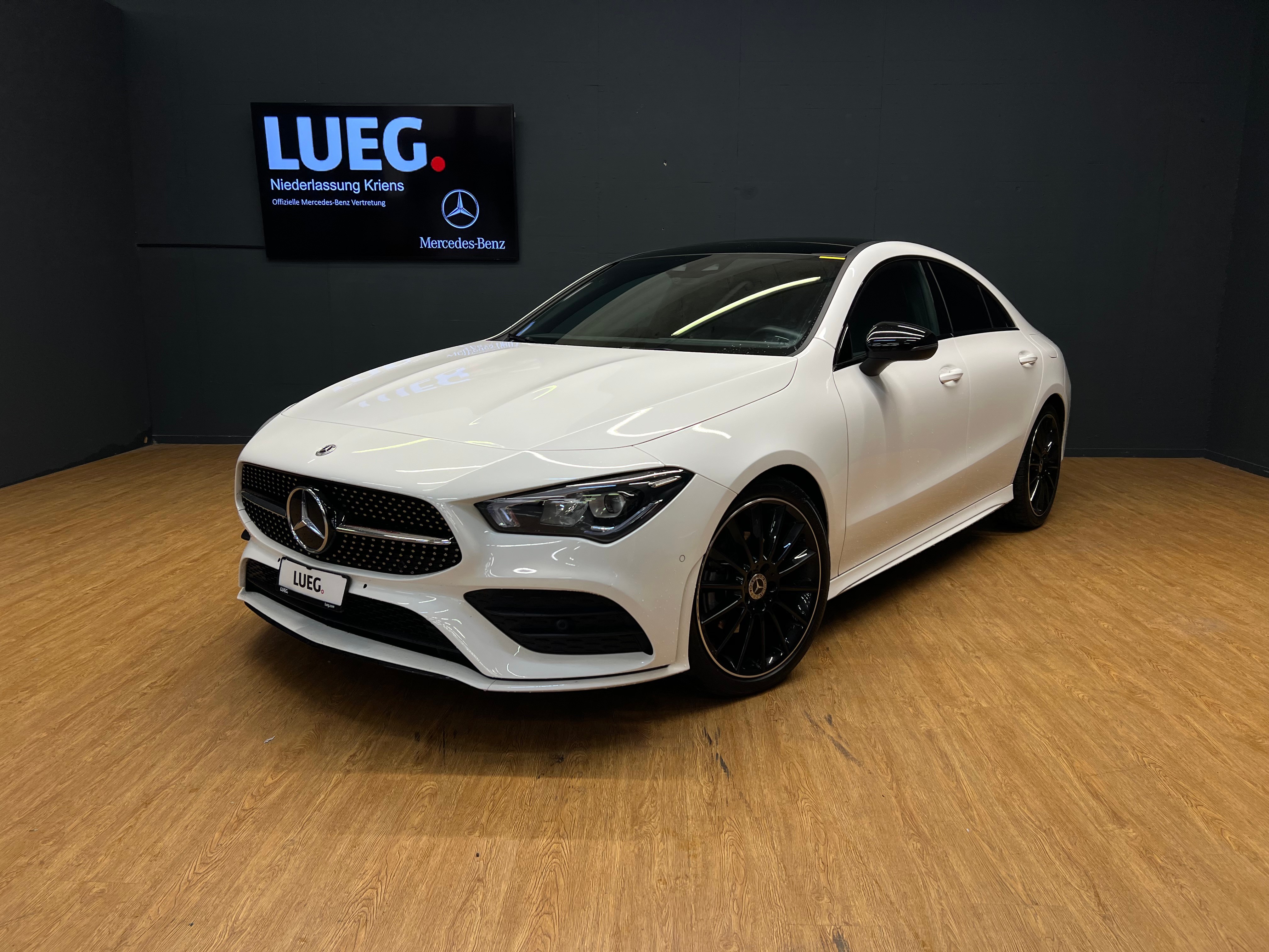 MERCEDES-BENZ CLA 250 - AMG - Multibeam / Soundsystem / Ambiente-Licht / Panorama-Dach