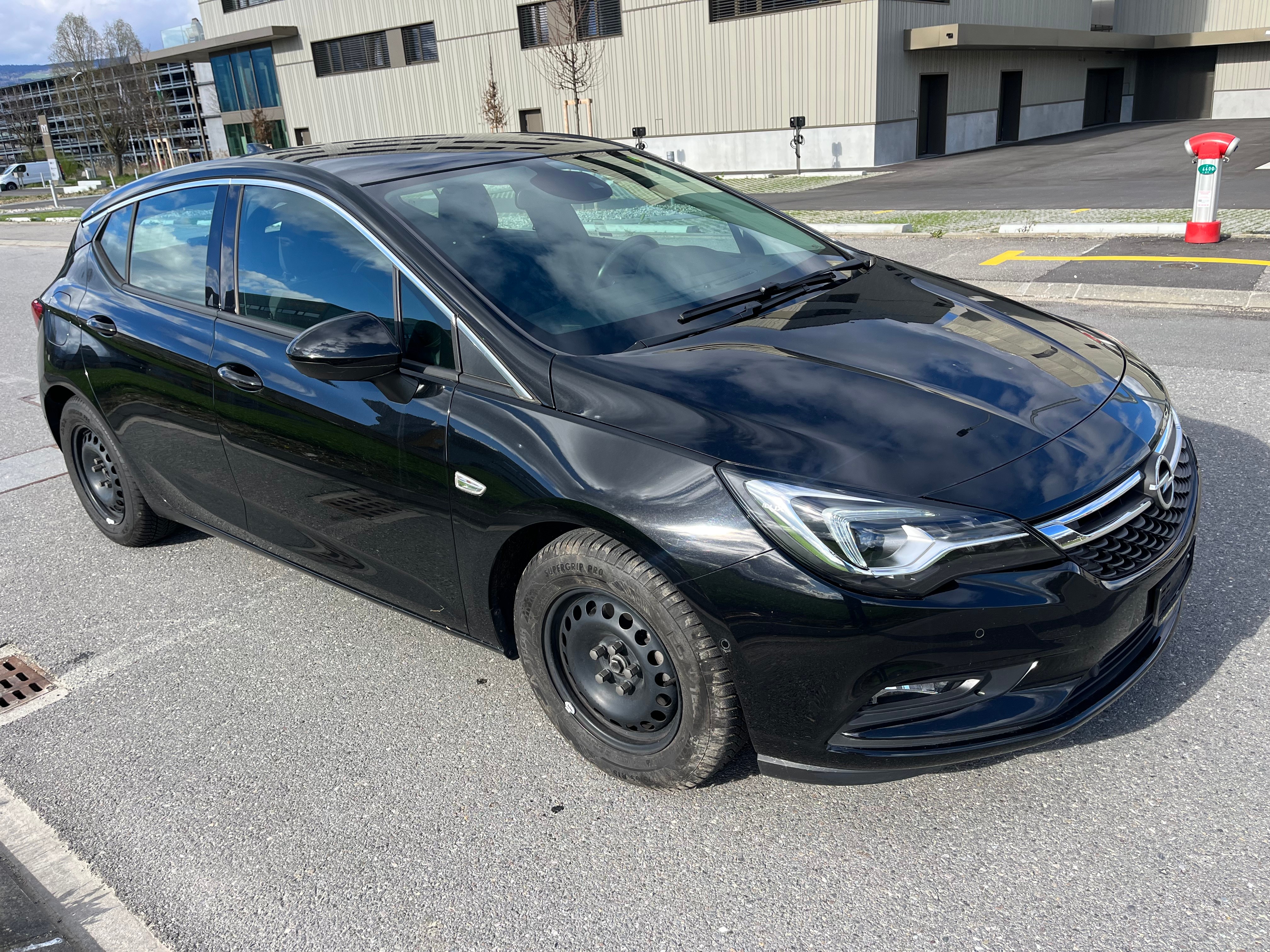 OPEL Astra 1.4i Turbo Black Roof