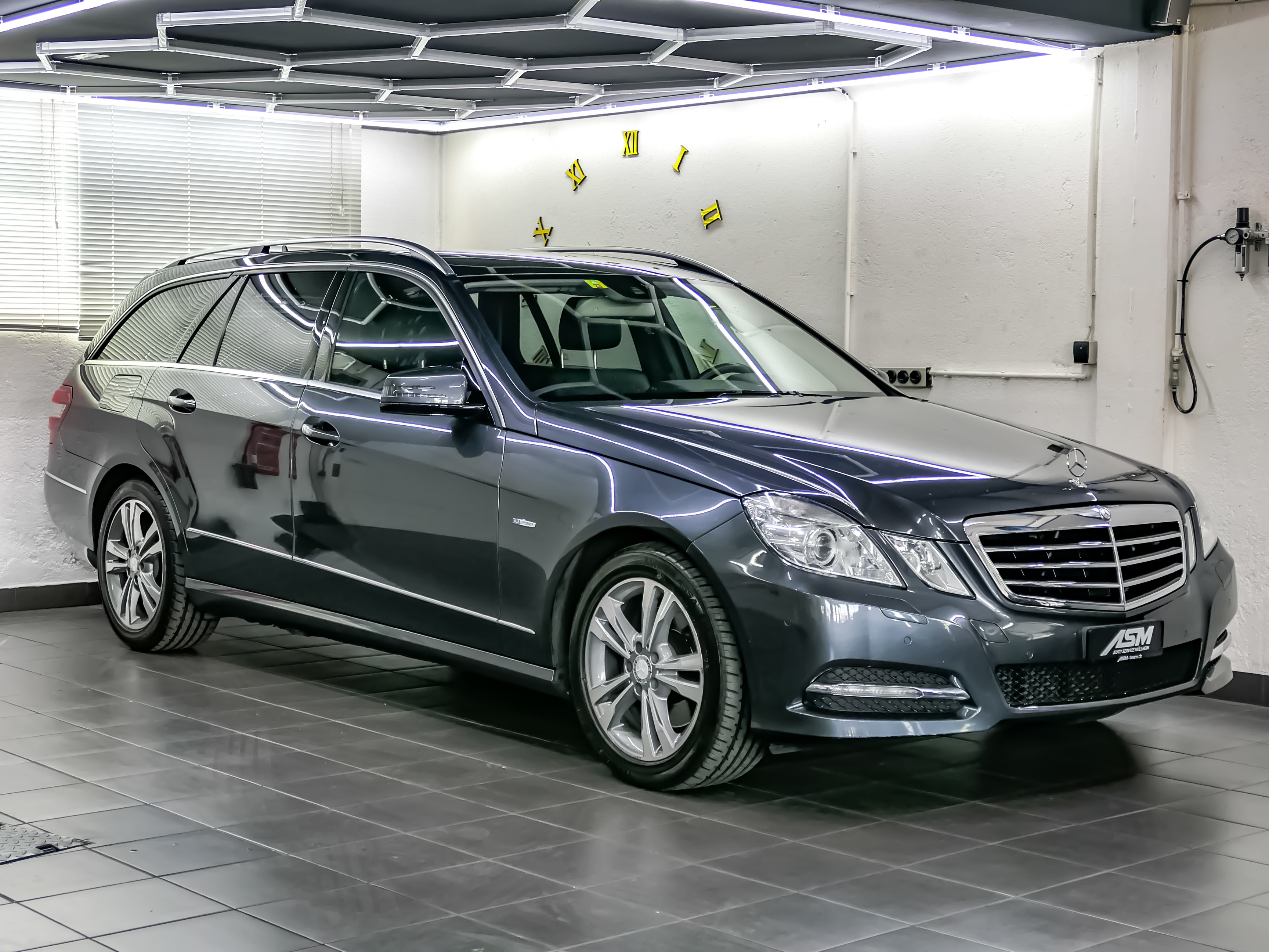 MERCEDES-BENZ E 250 CGI BlueEfficiency Avantgarde 7G-Tronic