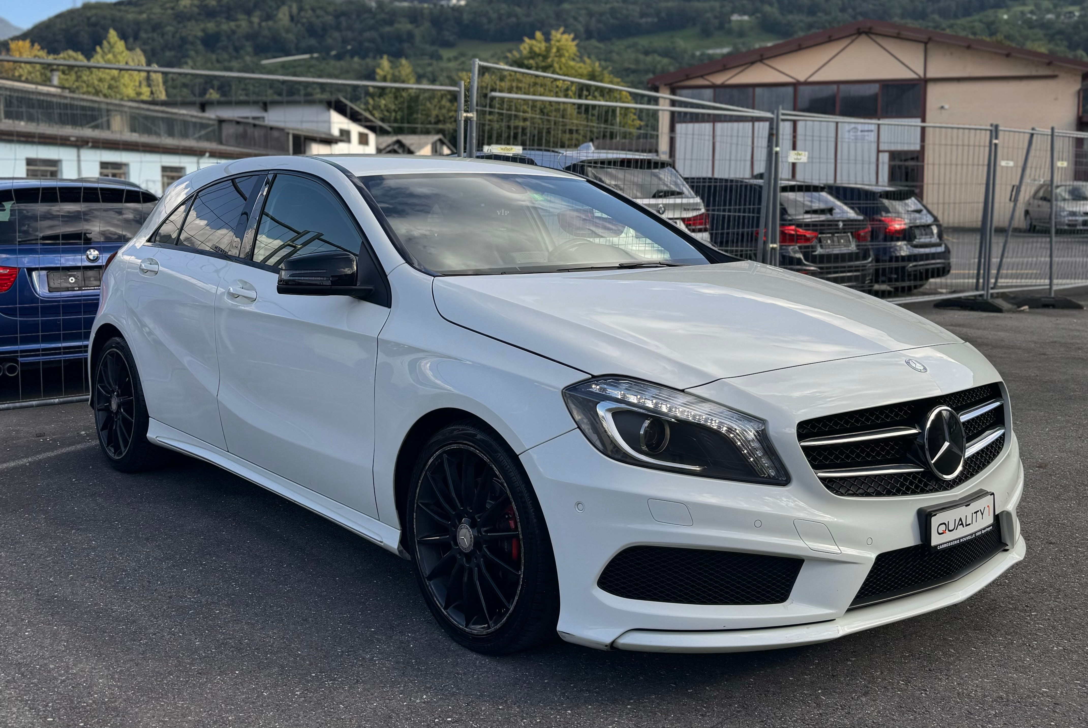 MERCEDES-BENZ A 180 AMG Line