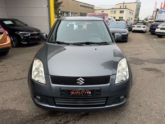 SUZUKI Swift 1.3i 16V GL Top 4x4