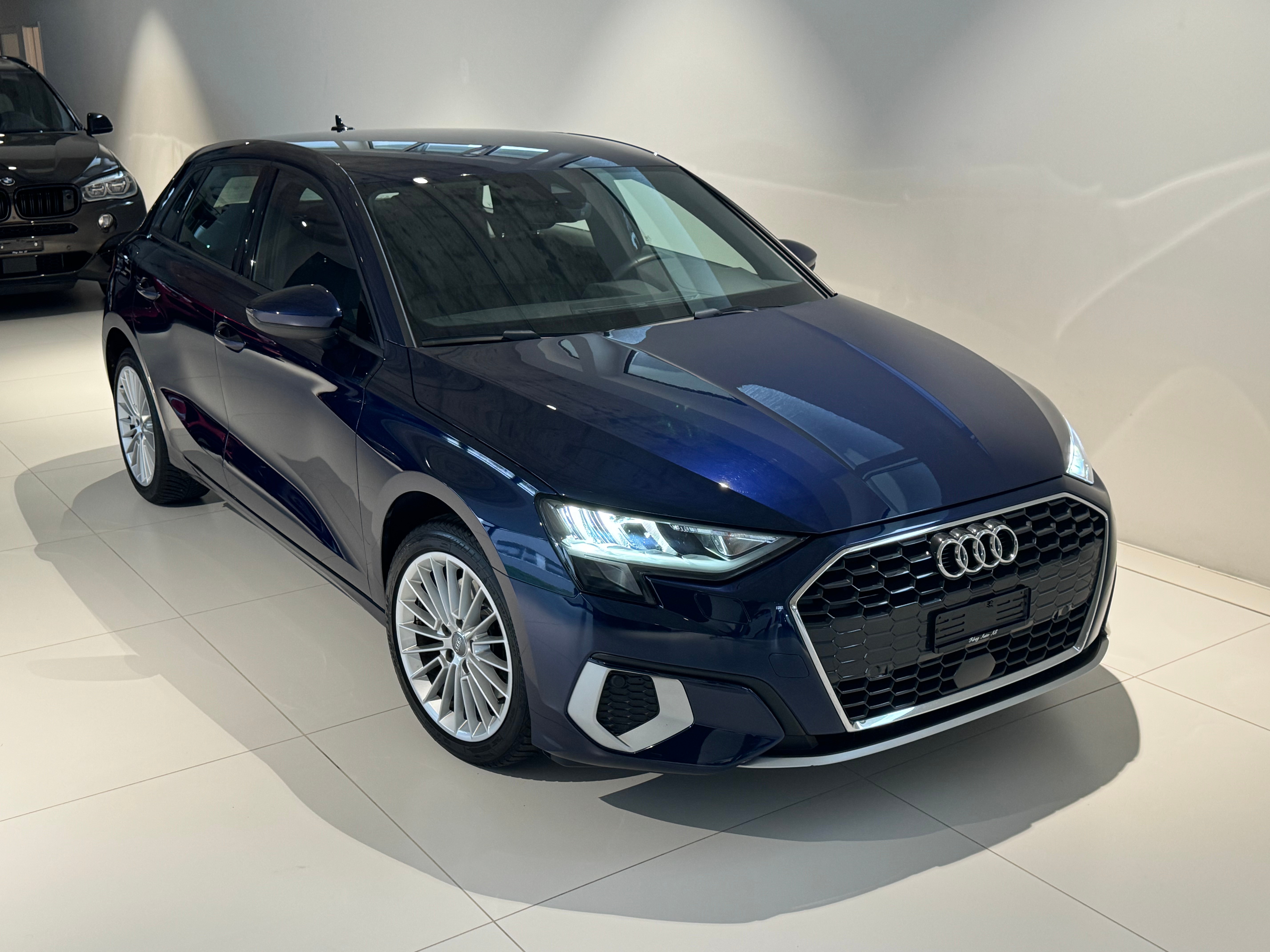 AUDI A3 Sportback 35 TFSI *** Mit Werksgarantie*** advanced