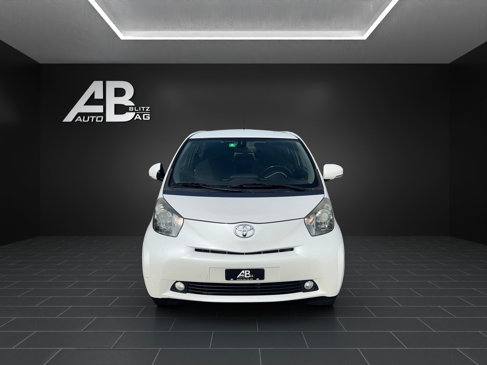 TOYOTA iQ 1.0 VVT-i